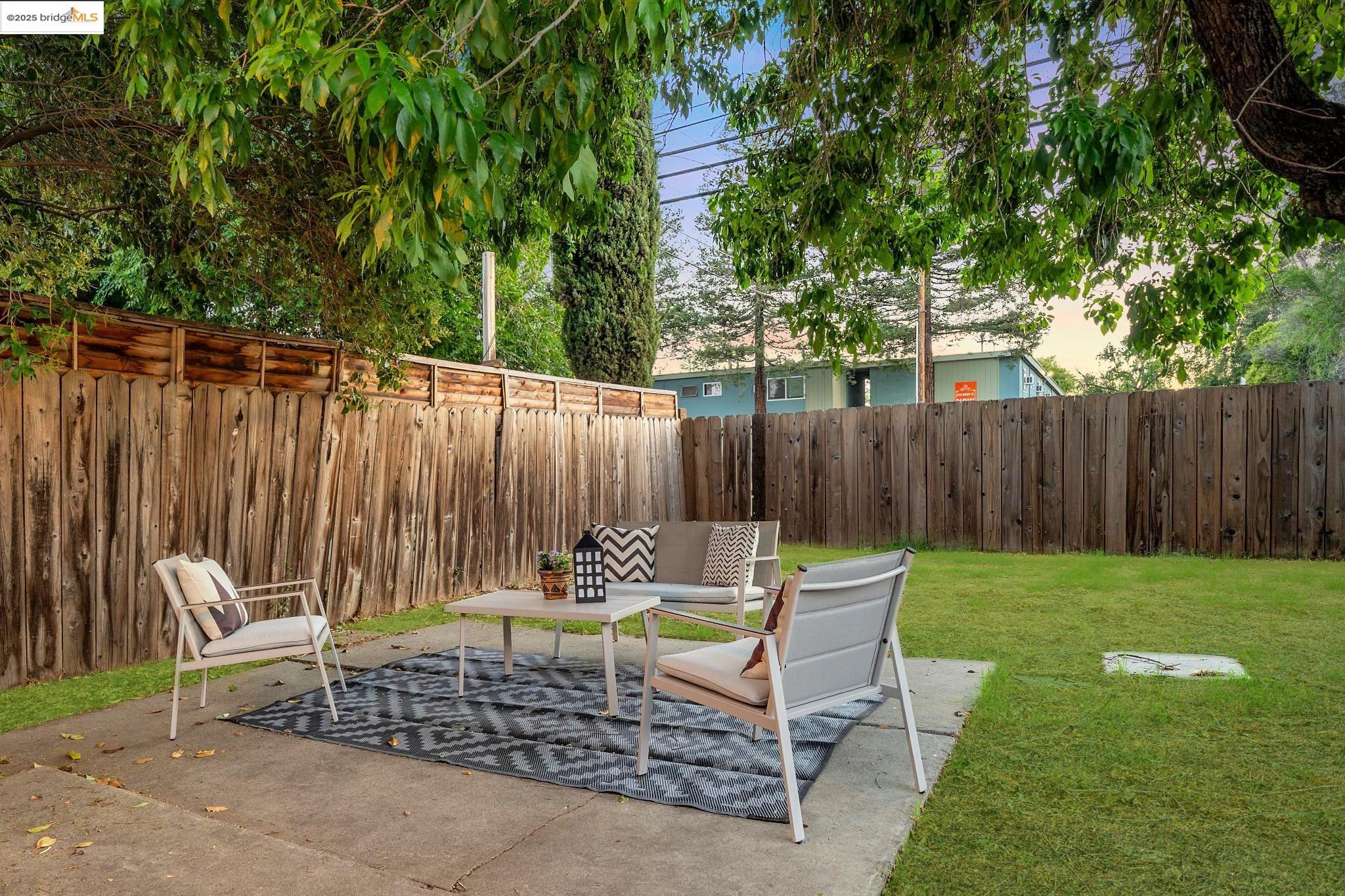Detail Gallery Image 29 of 41 For 2670 Crescent Dr, Concord,  CA 94520 - 2 Beds | 2 Baths
