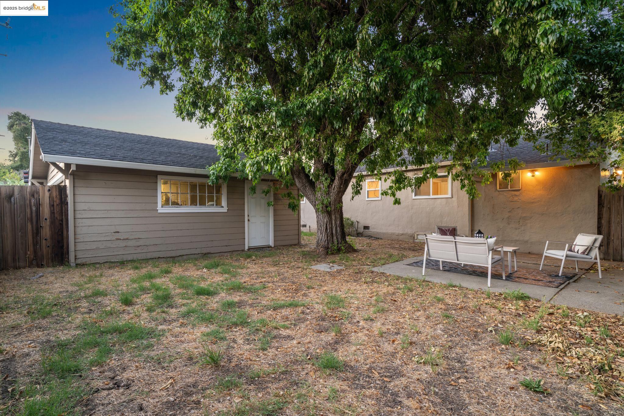 Detail Gallery Image 30 of 41 For 2670 Crescent Dr, Concord,  CA 94520 - 2 Beds | 2 Baths