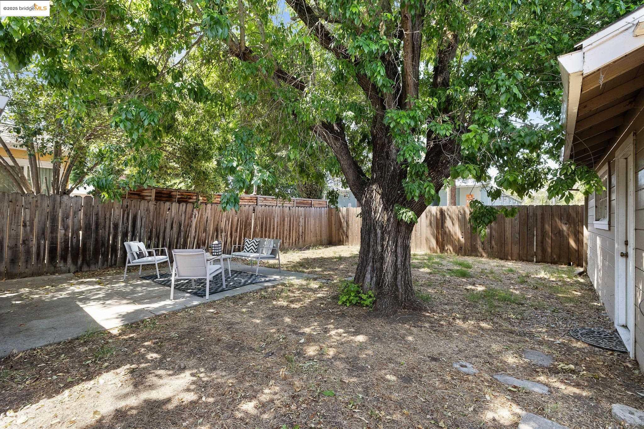 Detail Gallery Image 34 of 41 For 2670 Crescent Dr, Concord,  CA 94520 - 2 Beds | 2 Baths