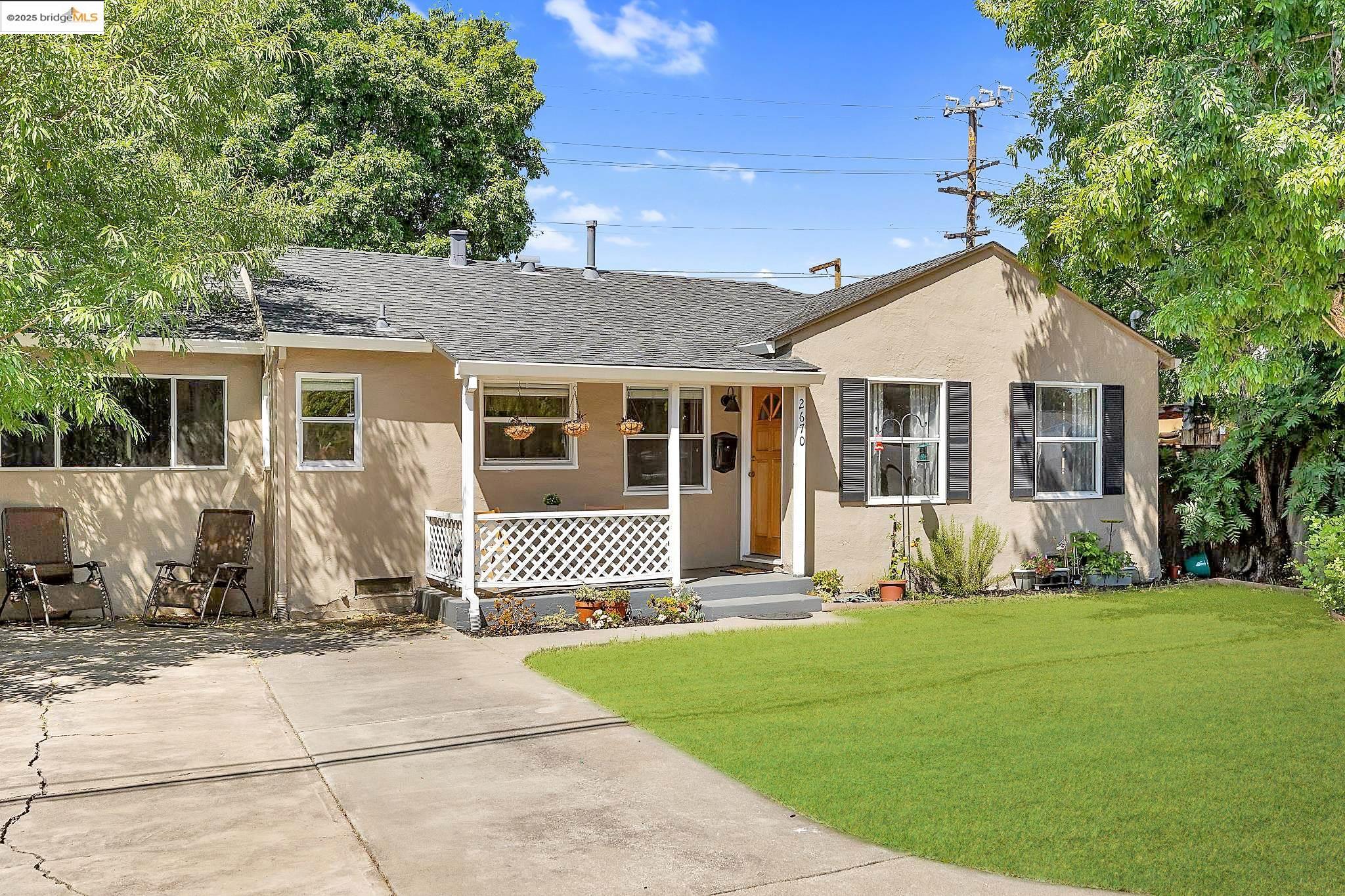 Detail Gallery Image 36 of 41 For 2670 Crescent Dr, Concord,  CA 94520 - 2 Beds | 2 Baths