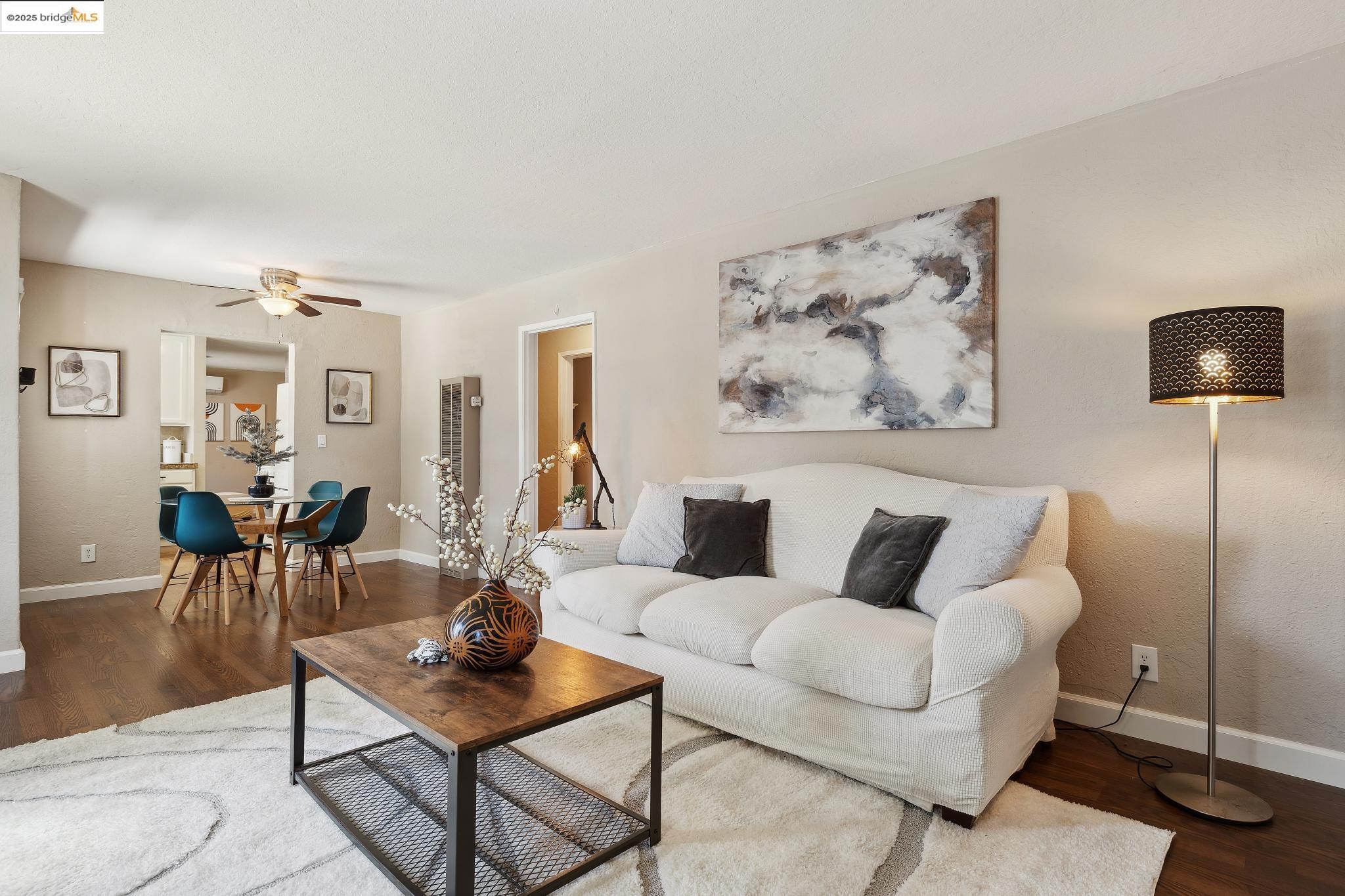 Detail Gallery Image 7 of 41 For 2670 Crescent Dr, Concord,  CA 94520 - 2 Beds | 2 Baths
