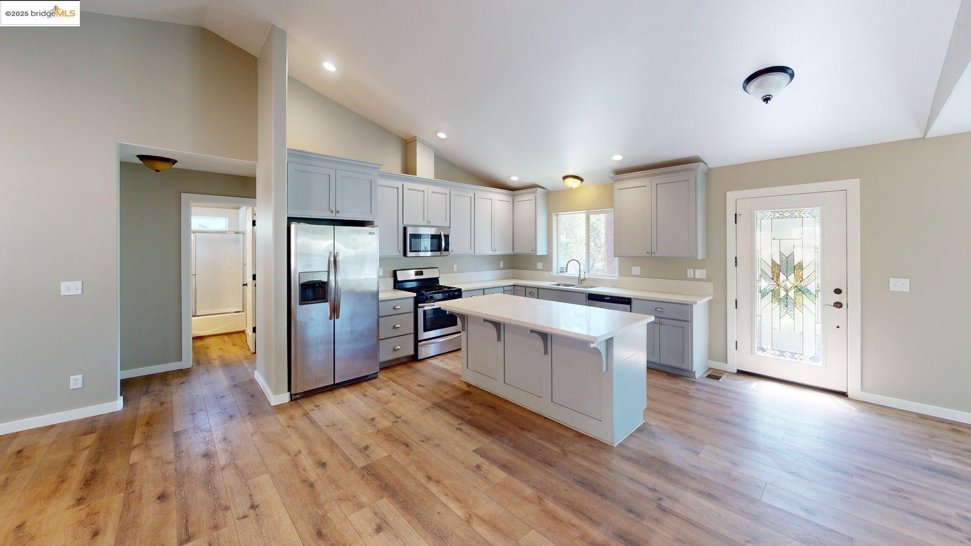 Detail Gallery Image 1 of 1 For 18211 Hammer Lane, Tuolumne,  CA 95379 - 3 Beds | 2 Baths