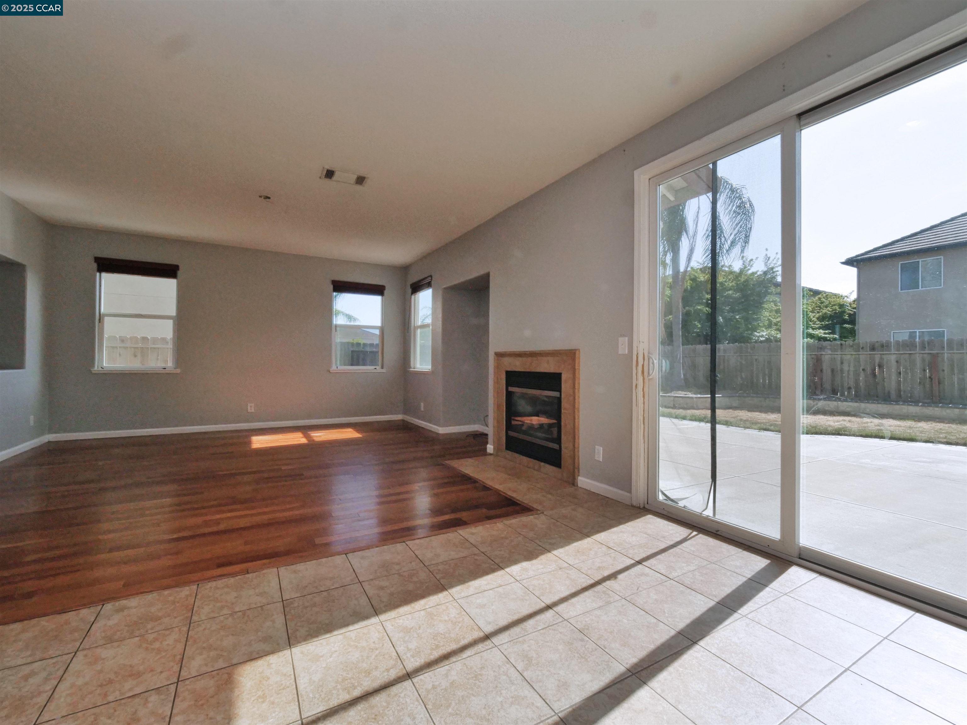 Detail Gallery Image 15 of 60 For 2035 Pasado Avenue, Manteca,  CA 95336-7070 - 4 Beds | 2/1 Baths