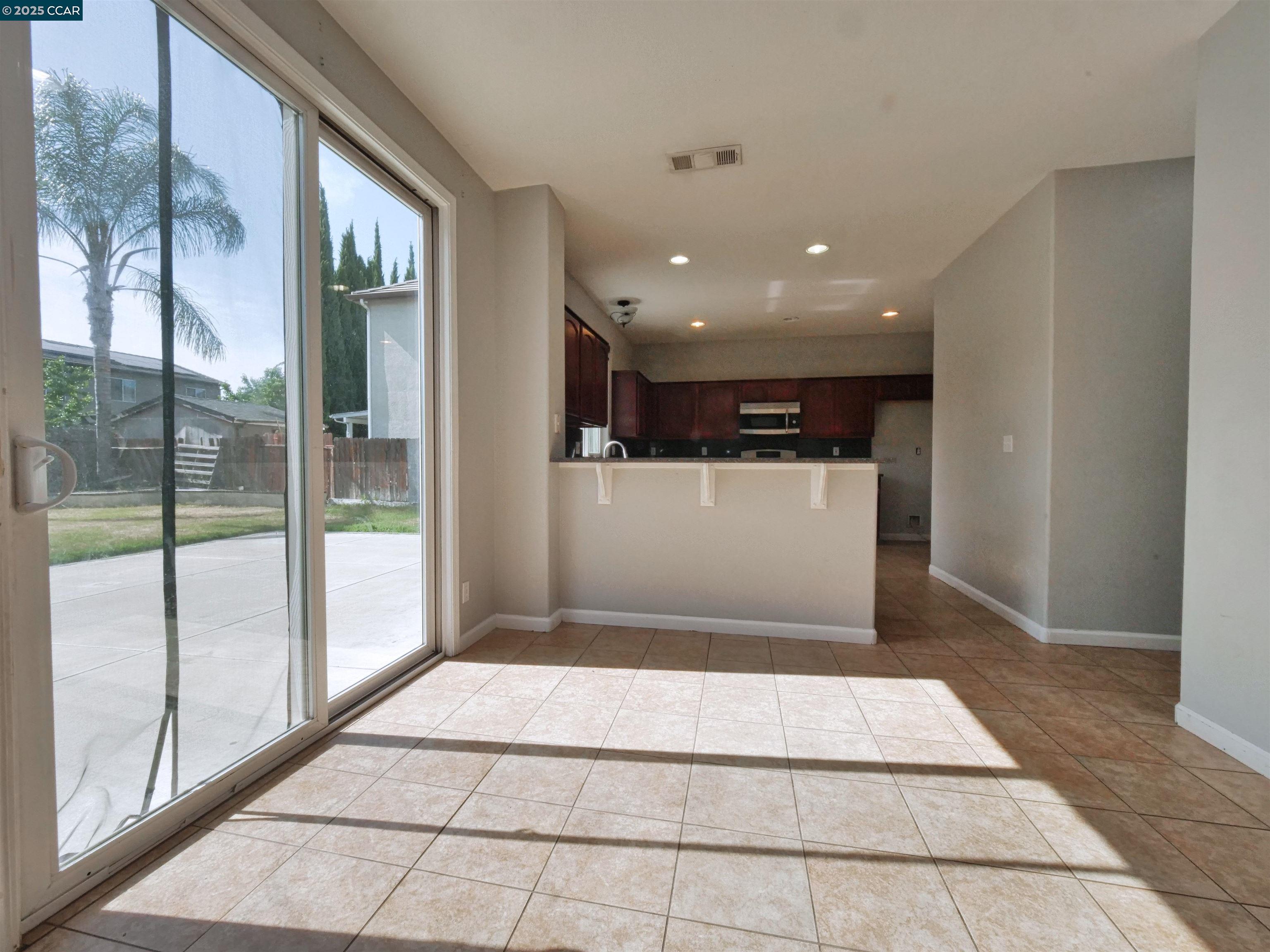 Detail Gallery Image 17 of 60 For 2035 Pasado Avenue, Manteca,  CA 95336-7070 - 4 Beds | 2/1 Baths