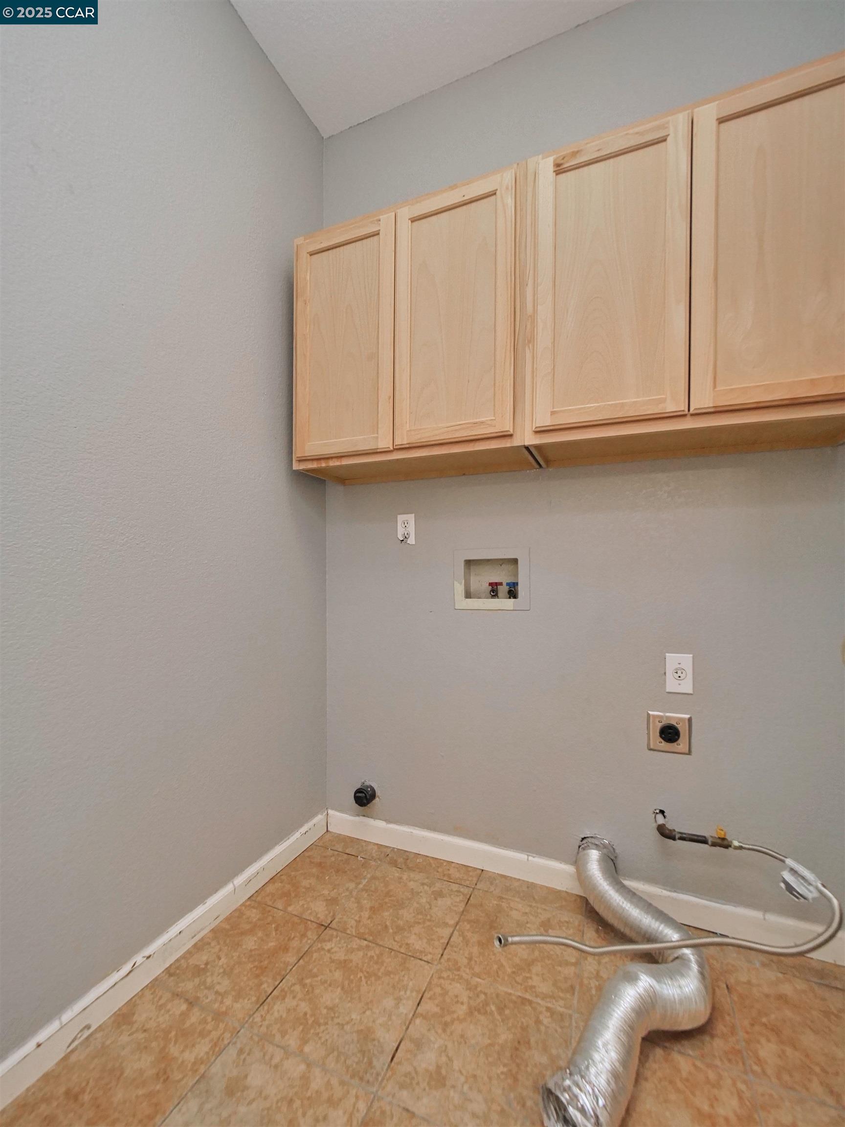 Detail Gallery Image 27 of 60 For 2035 Pasado Avenue, Manteca,  CA 95336-7070 - 4 Beds | 2/1 Baths