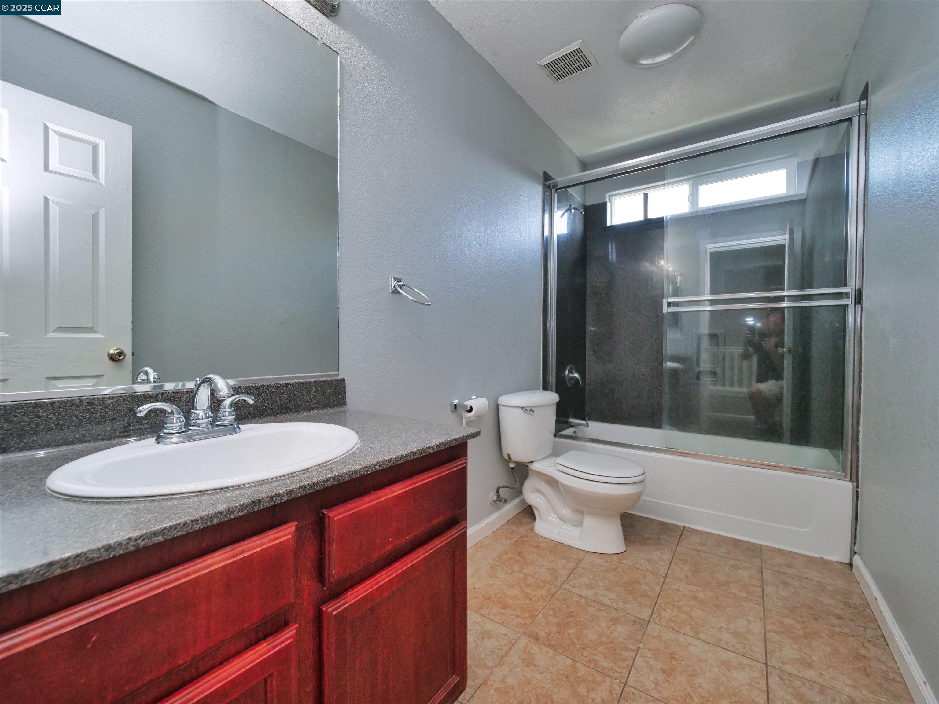 Detail Gallery Image 29 of 60 For 2035 Pasado Avenue, Manteca,  CA 95336-7070 - 4 Beds | 2/1 Baths