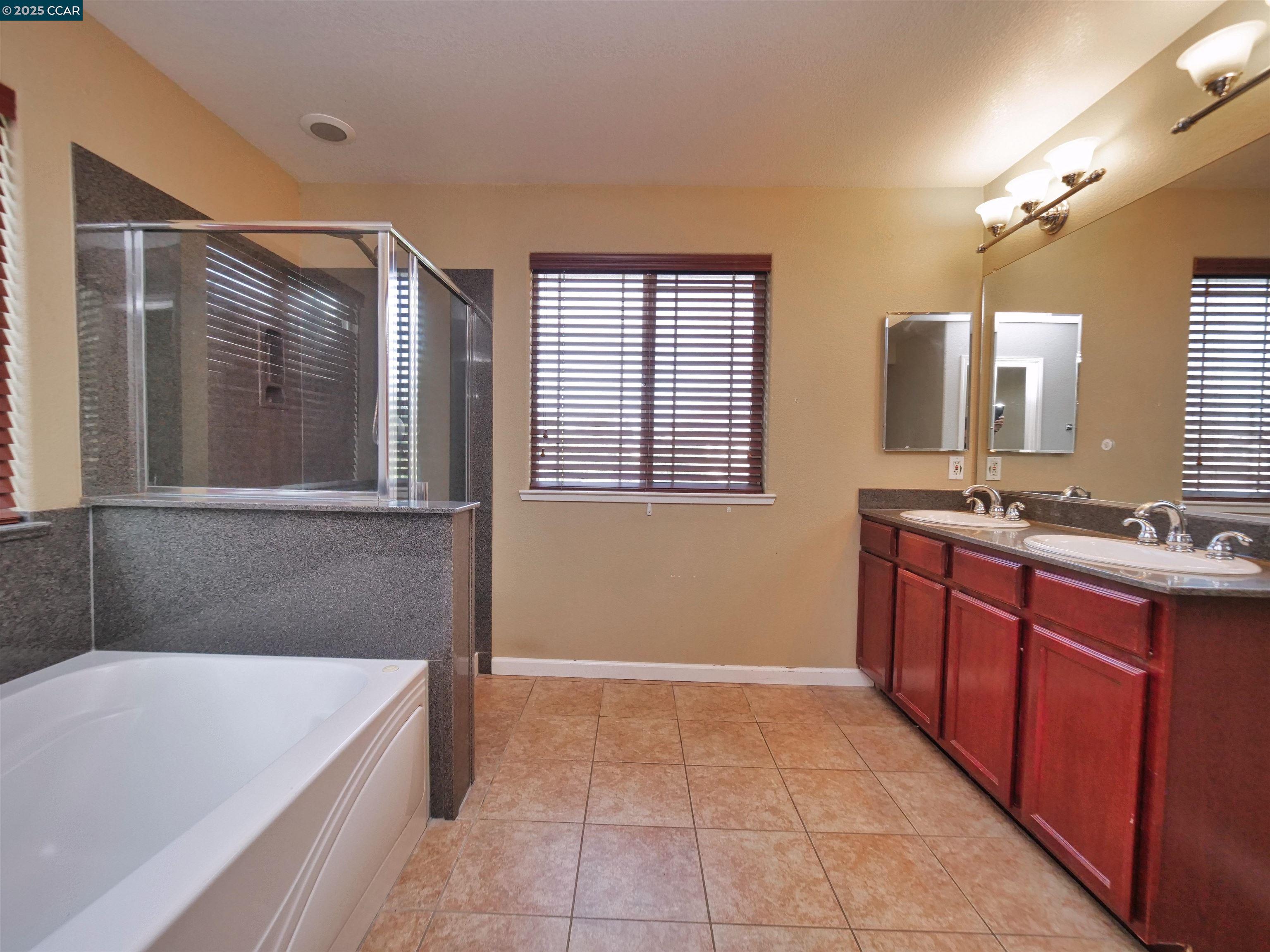 Detail Gallery Image 35 of 60 For 2035 Pasado Avenue, Manteca,  CA 95336-7070 - 4 Beds | 2/1 Baths