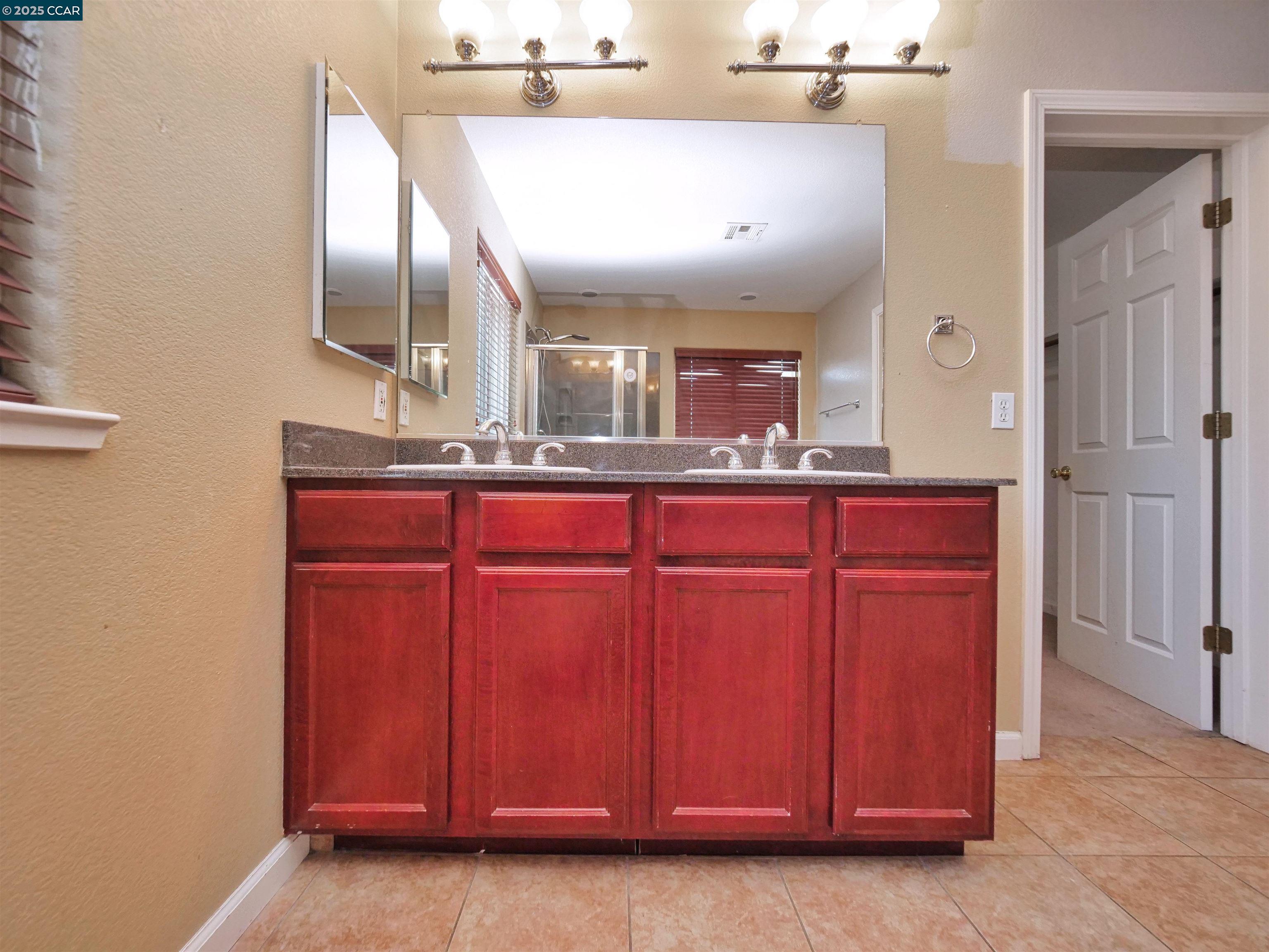 Detail Gallery Image 37 of 60 For 2035 Pasado Avenue, Manteca,  CA 95336-7070 - 4 Beds | 2/1 Baths