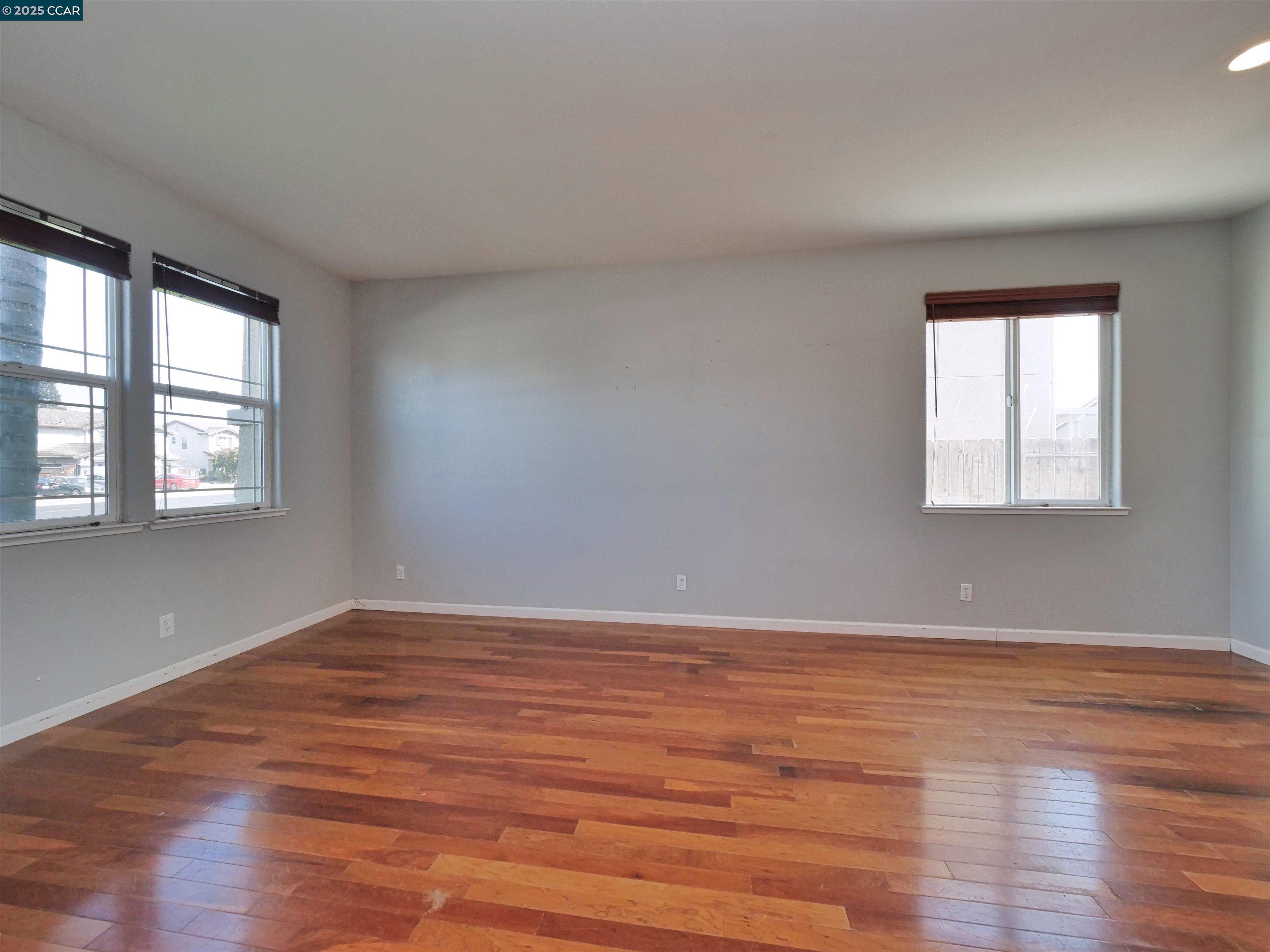 Detail Gallery Image 6 of 60 For 2035 Pasado Avenue, Manteca,  CA 95336-7070 - 4 Beds | 2/1 Baths