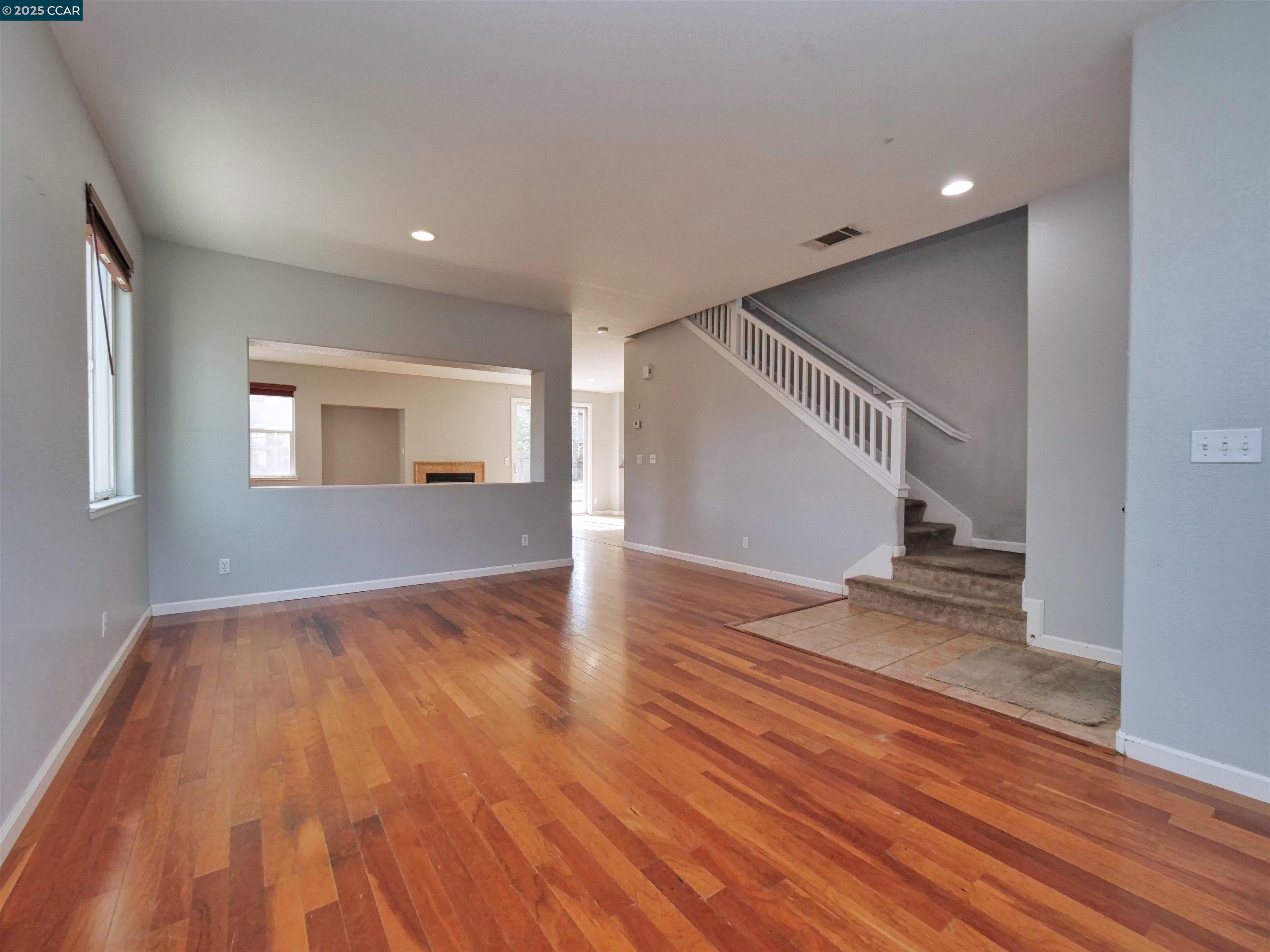 Detail Gallery Image 7 of 60 For 2035 Pasado Avenue, Manteca,  CA 95336-7070 - 4 Beds | 2/1 Baths