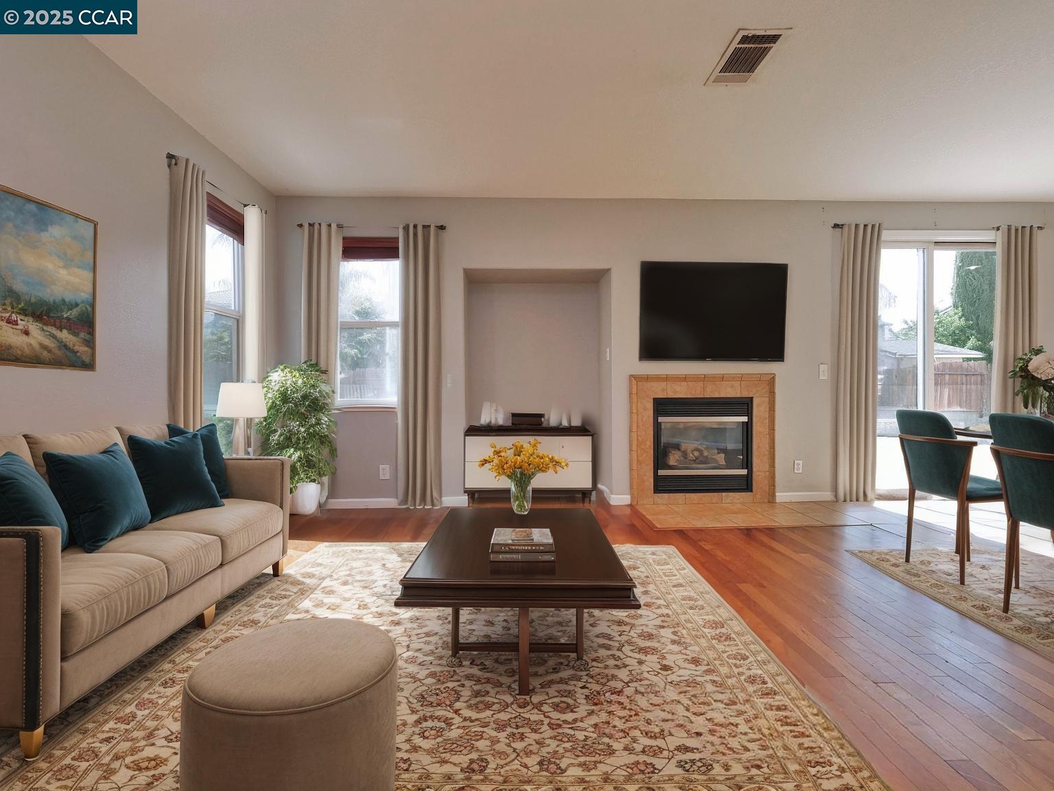 Detail Gallery Image 10 of 60 For 2035 Pasado Avenue, Manteca,  CA 95336-7070 - 4 Beds | 2/1 Baths