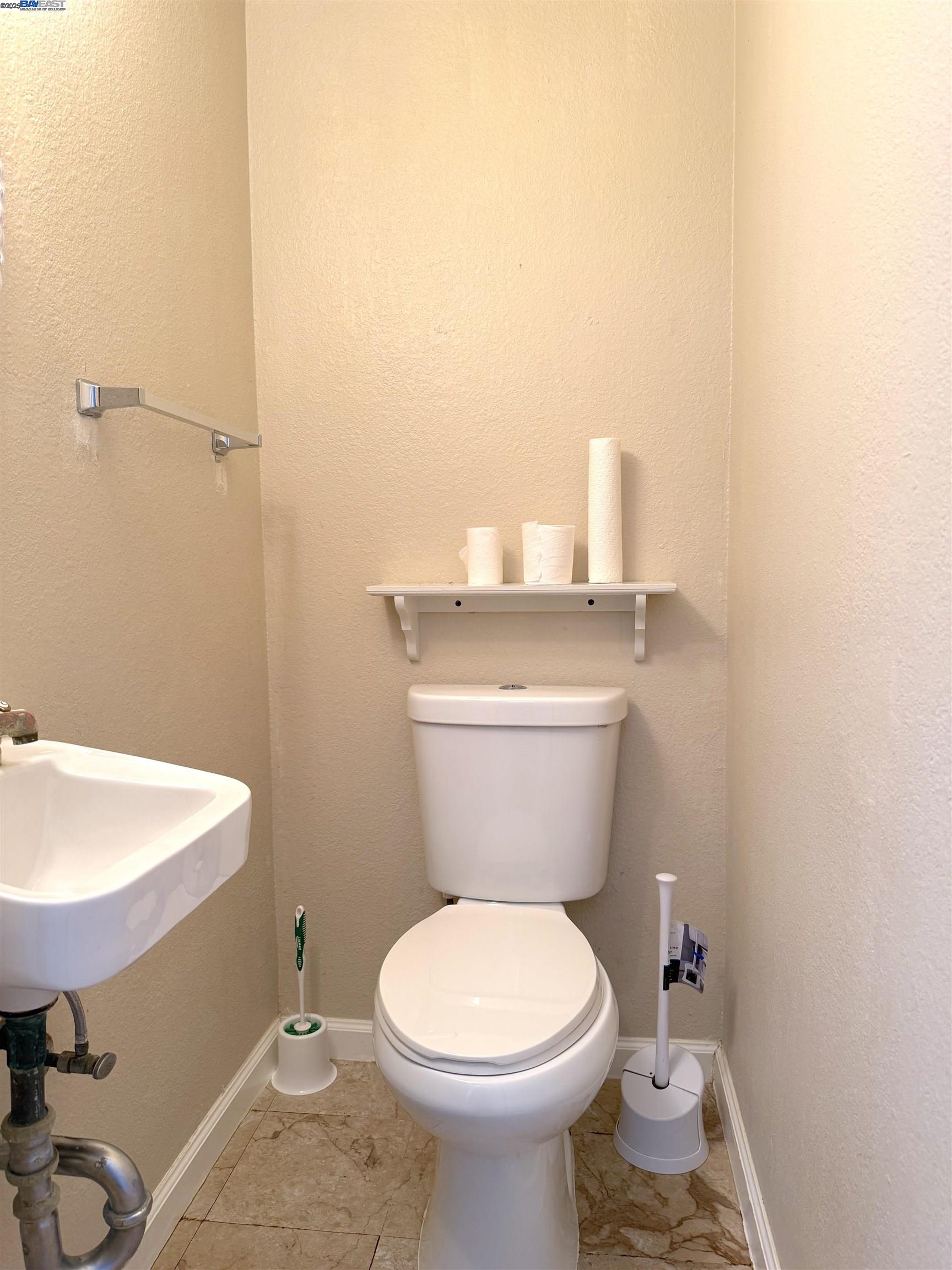 Detail Gallery Image 12 of 29 For 6100 Joaquin Murieta Ave #G,  Newark,  CA 94560 - 2 Beds | 1/1 Baths