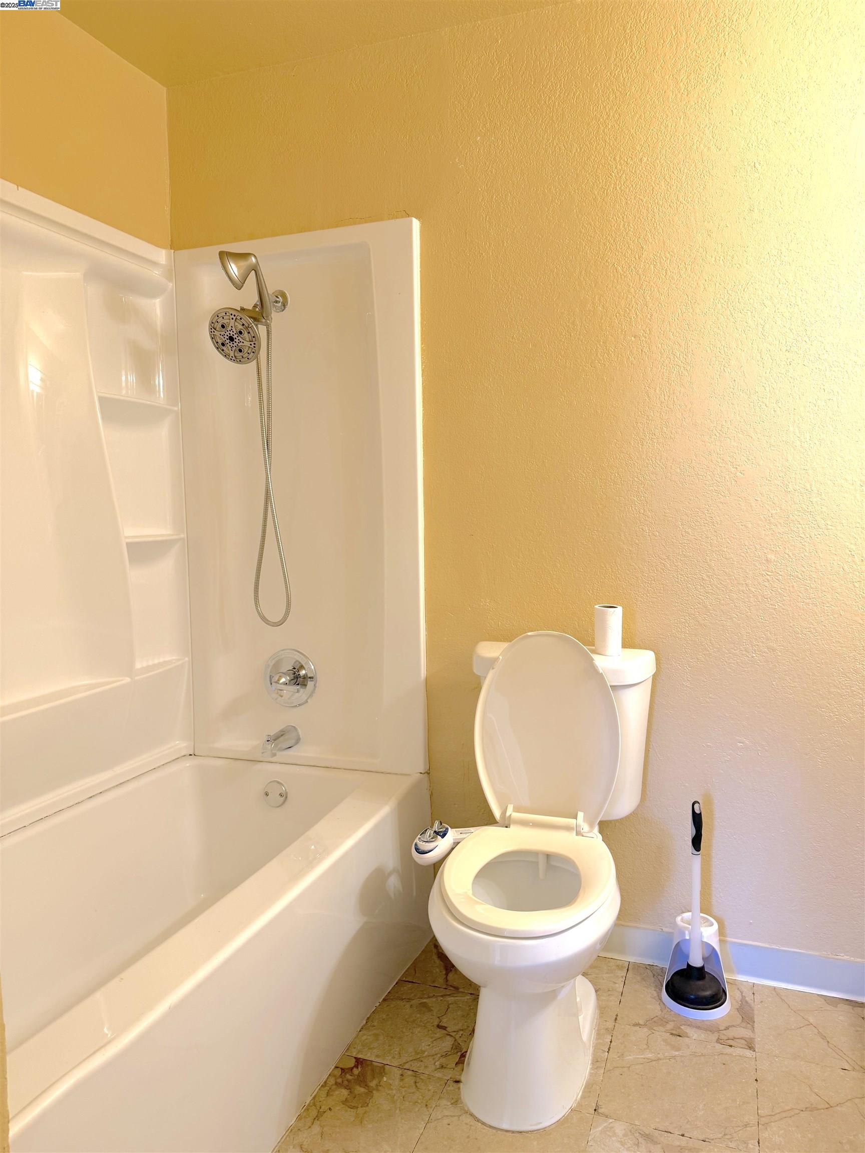 Detail Gallery Image 17 of 29 For 6100 Joaquin Murieta Ave #G,  Newark,  CA 94560 - 2 Beds | 1/1 Baths