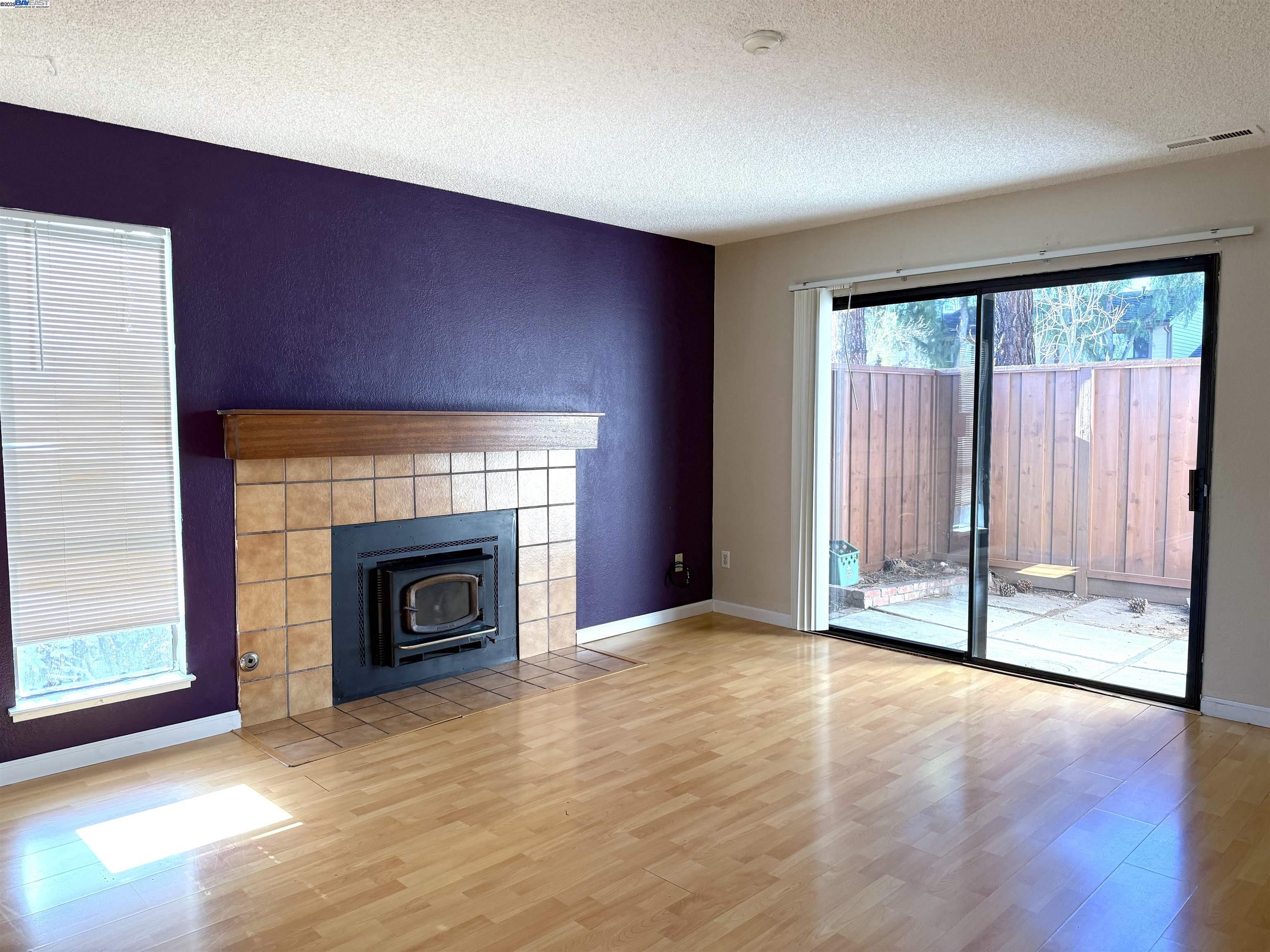 Detail Gallery Image 4 of 29 For 6100 Joaquin Murieta Ave #G,  Newark,  CA 94560 - 2 Beds | 1/1 Baths