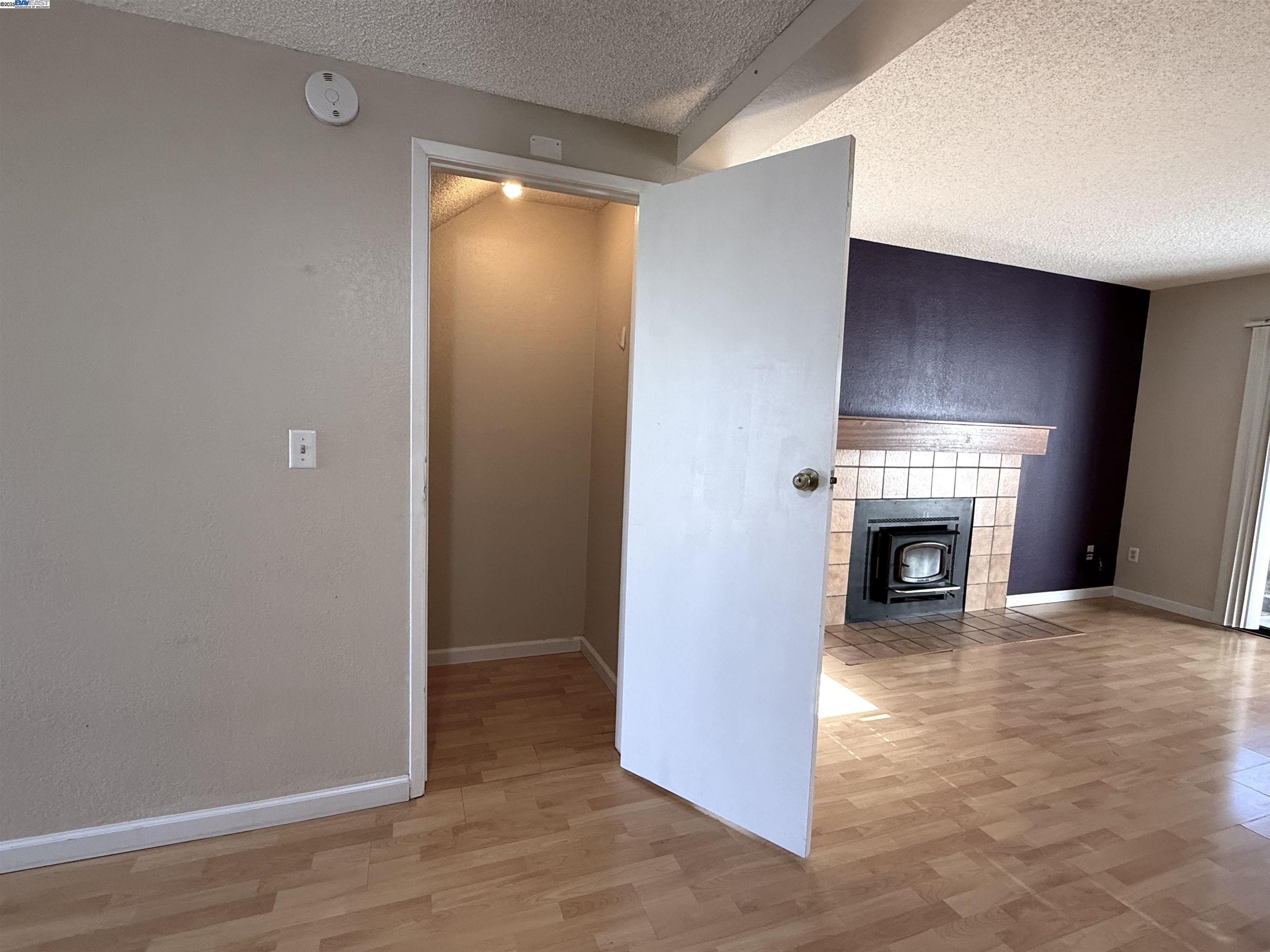 Detail Gallery Image 7 of 29 For 6100 Joaquin Murieta Ave #G,  Newark,  CA 94560 - 2 Beds | 1/1 Baths