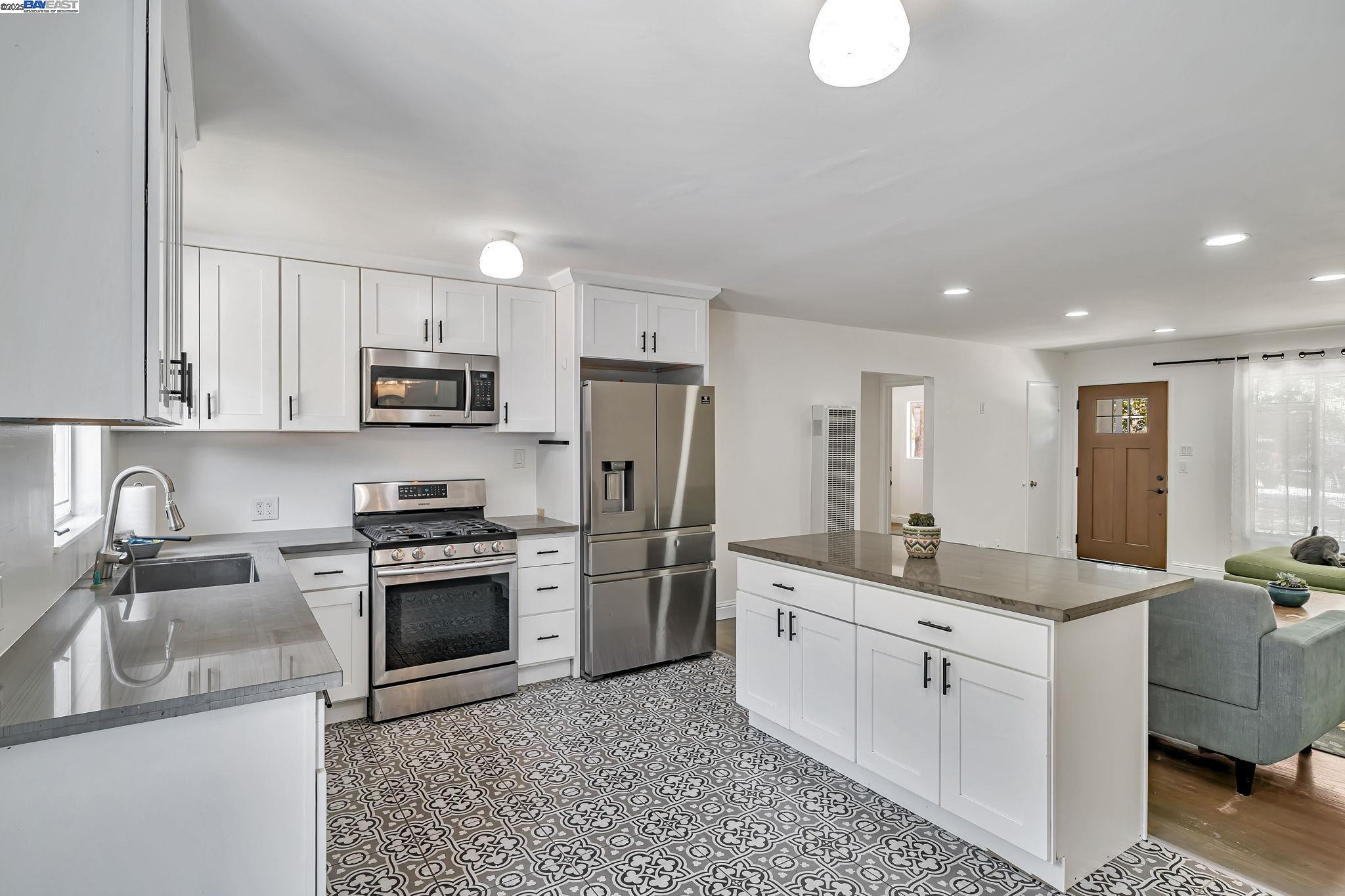 Detail Gallery Image 7 of 42 For 126 Kilkare Rd, Sunol,  CA 94586 - 4 Beds | 2 Baths