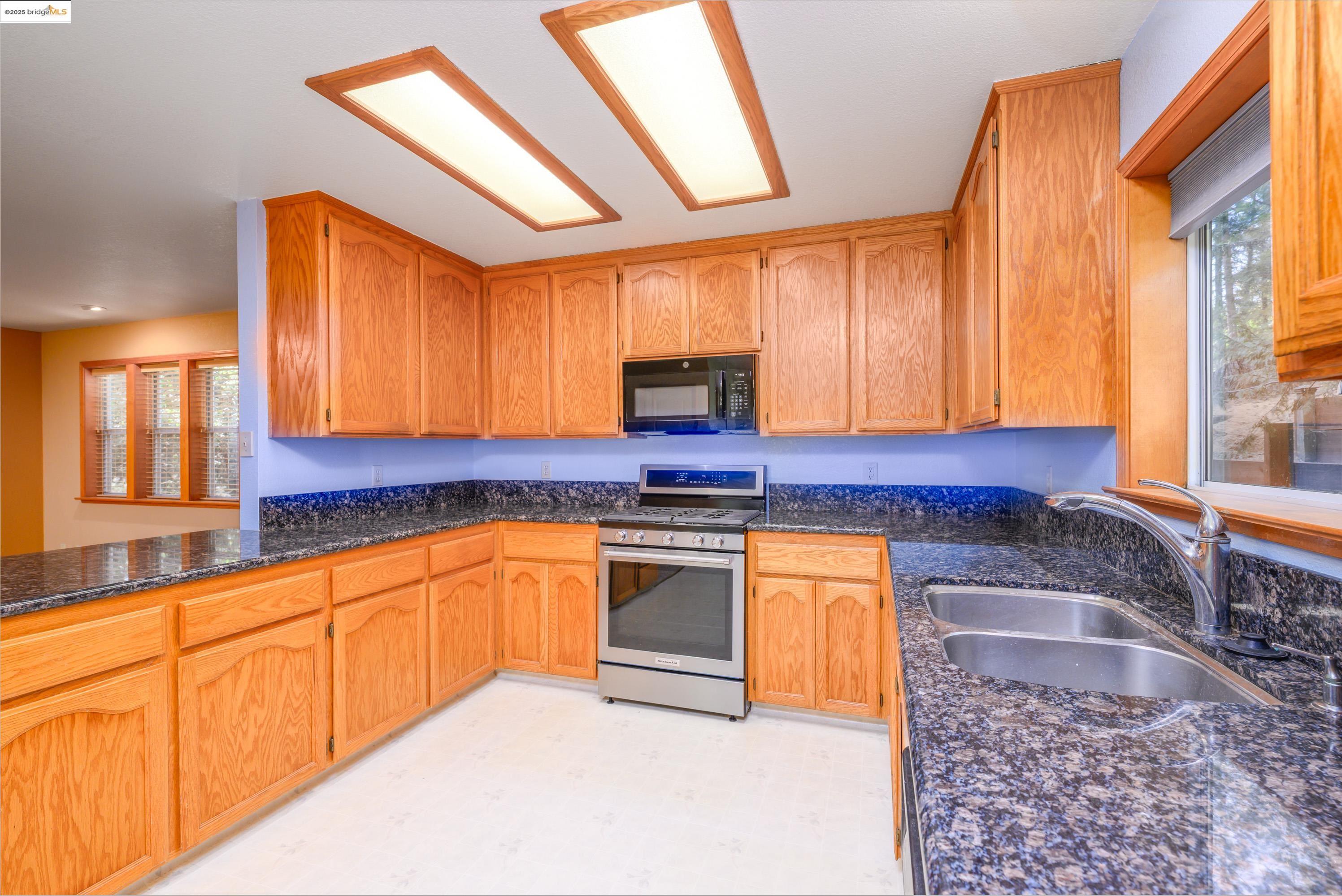 Detail Gallery Image 14 of 36 For 24051 Pine Lake Dr, Twain Harte,  CA 95383 - 3 Beds | 2/1 Baths