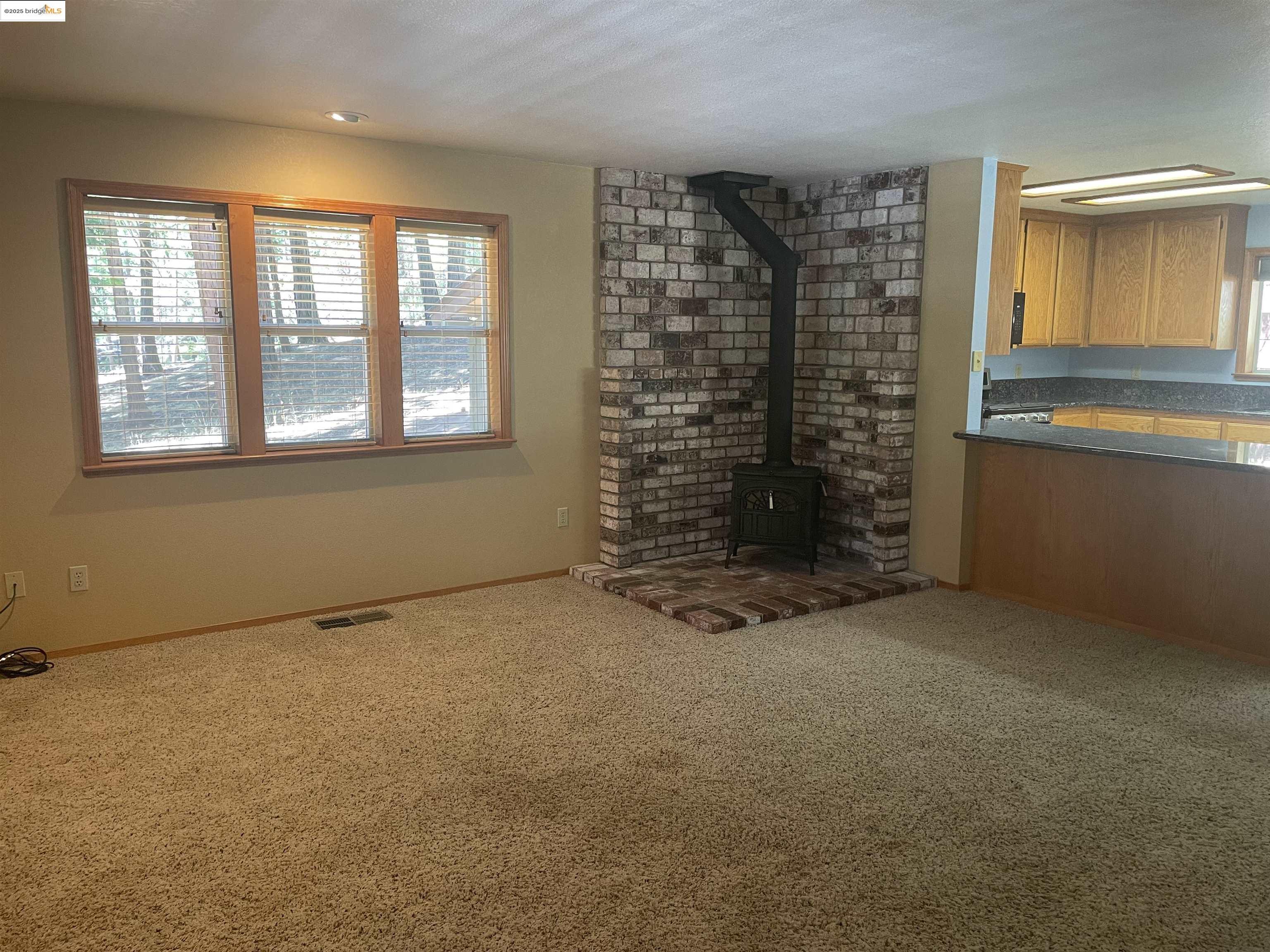 Detail Gallery Image 5 of 37 For 24051 Pine Lake Dr, Twain Harte,  CA 95383 - 3 Beds | 2/1 Baths