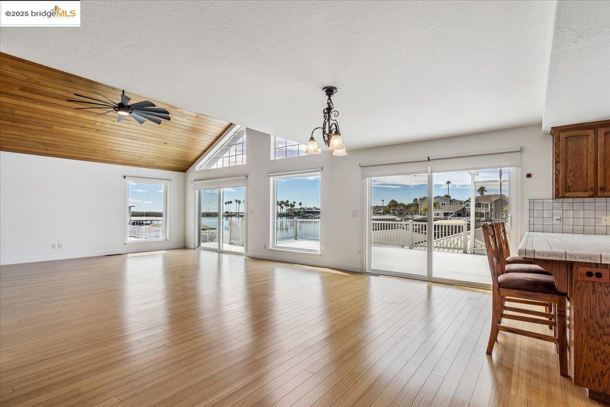 Detail Gallery Image 13 of 32 For 5752 Drakes Dr, Discovery Bay,  CA 94505 - 4 Beds | 3 Baths
