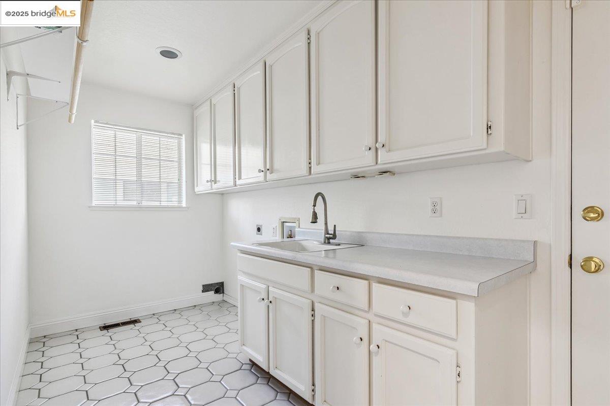 Detail Gallery Image 21 of 32 For 5752 Drakes Dr, Discovery Bay,  CA 94505 - 4 Beds | 3 Baths