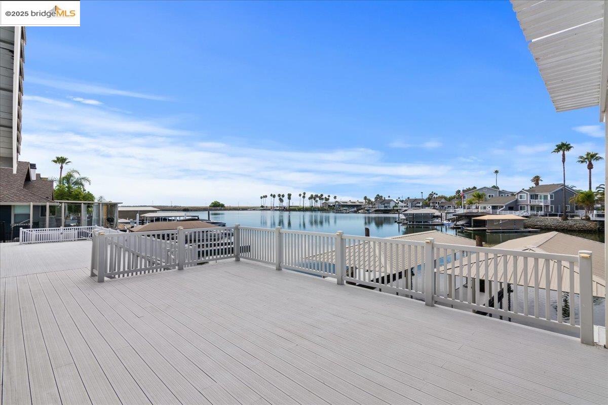 Detail Gallery Image 4 of 32 For 5752 Drakes Dr, Discovery Bay,  CA 94505 - 4 Beds | 3 Baths