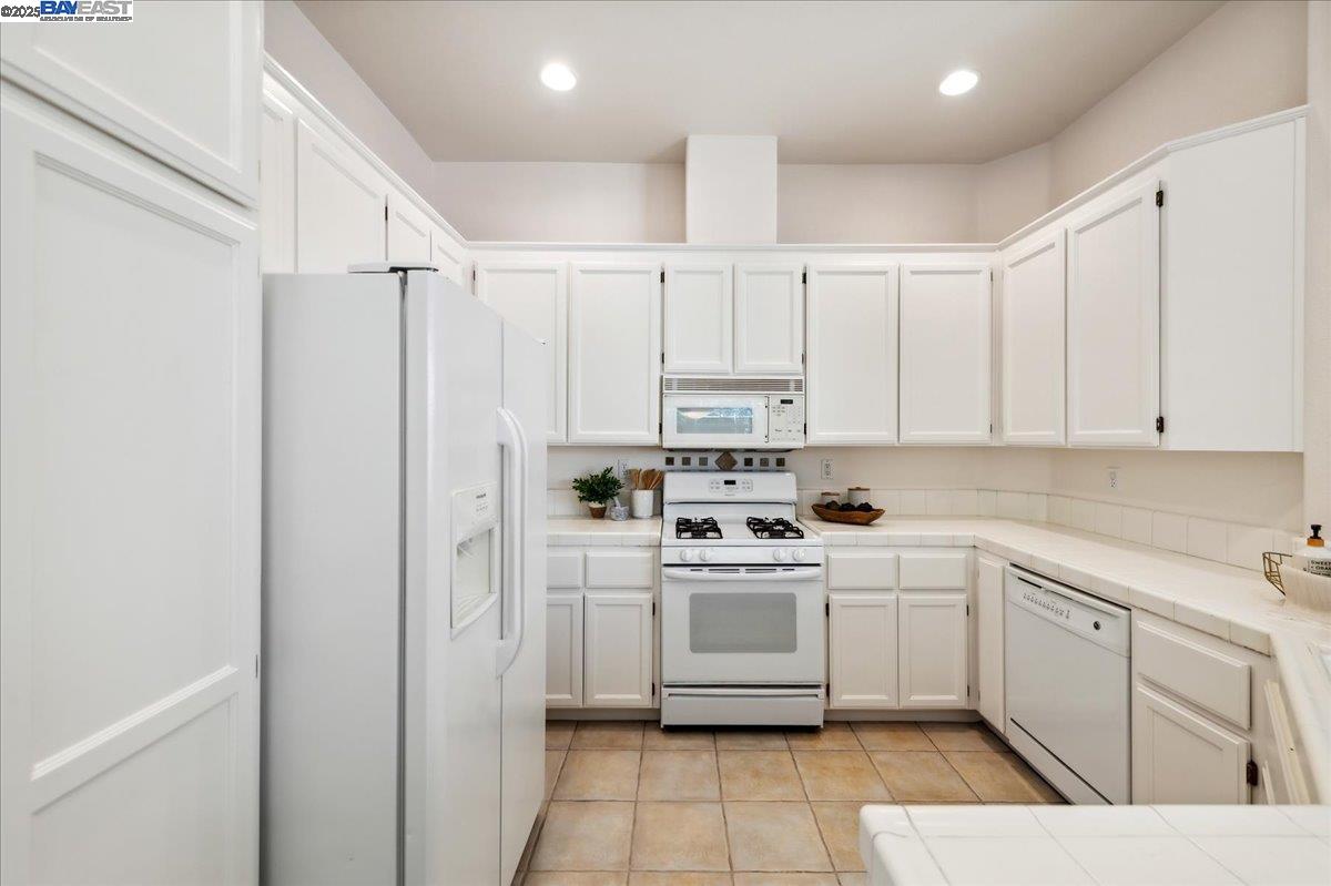 Detail Gallery Image 13 of 42 For 5129 Rappolla Ct, Pleasanton,  CA 94588 - 2 Beds | 2/1 Baths
