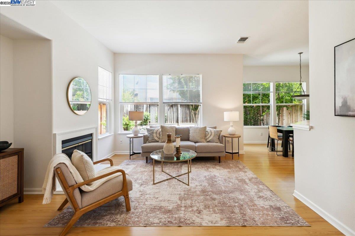 Detail Gallery Image 4 of 42 For 5129 Rappolla Ct, Pleasanton,  CA 94588 - 2 Beds | 2/1 Baths