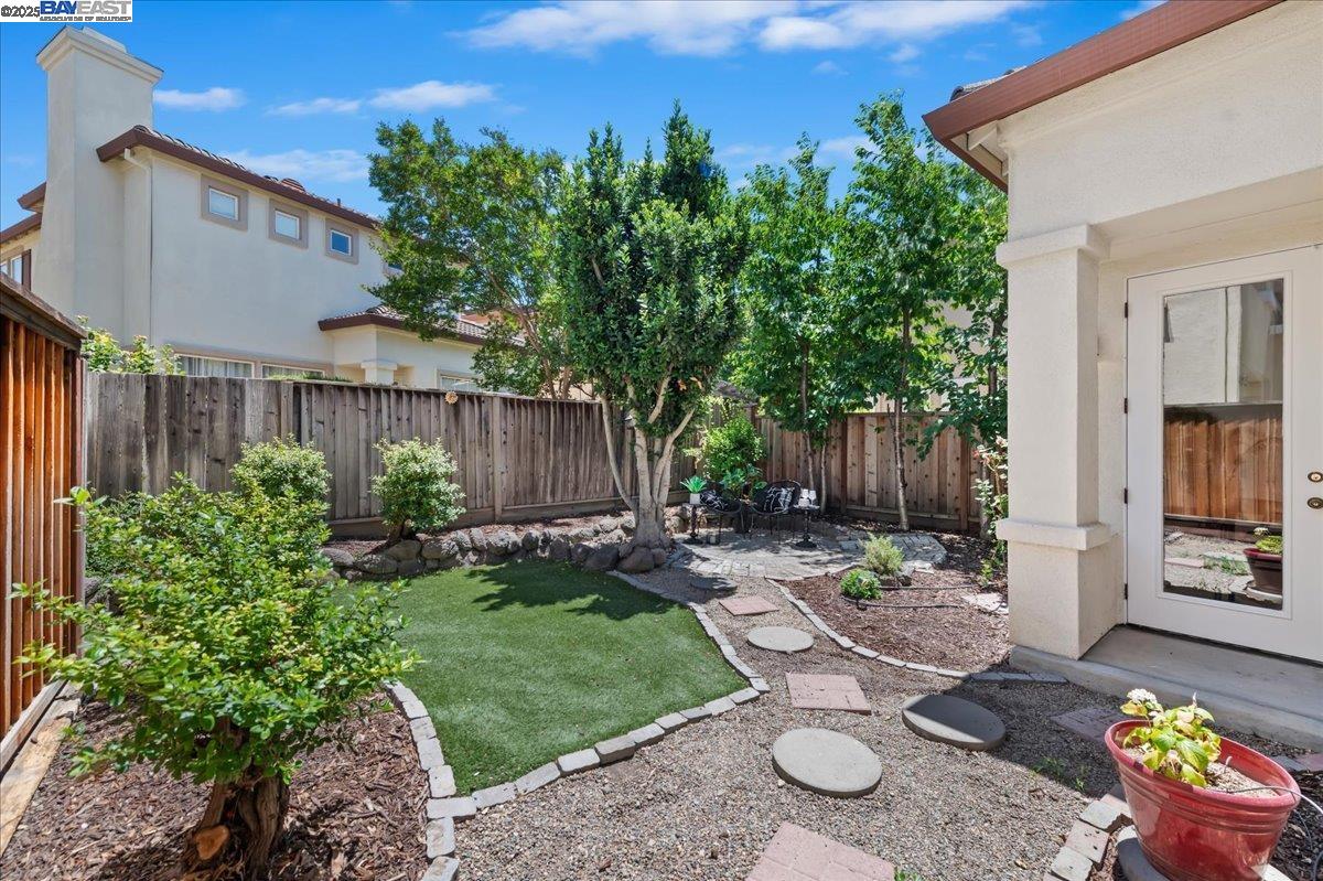 Detail Gallery Image 32 of 42 For 5129 Rappolla Ct, Pleasanton,  CA 94588 - 2 Beds | 2/1 Baths