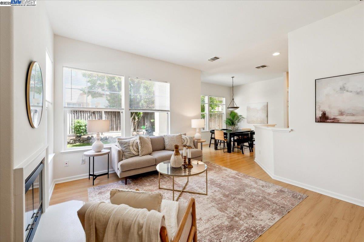 Detail Gallery Image 6 of 42 For 5129 Rappolla Ct, Pleasanton,  CA 94588 - 2 Beds | 2/1 Baths