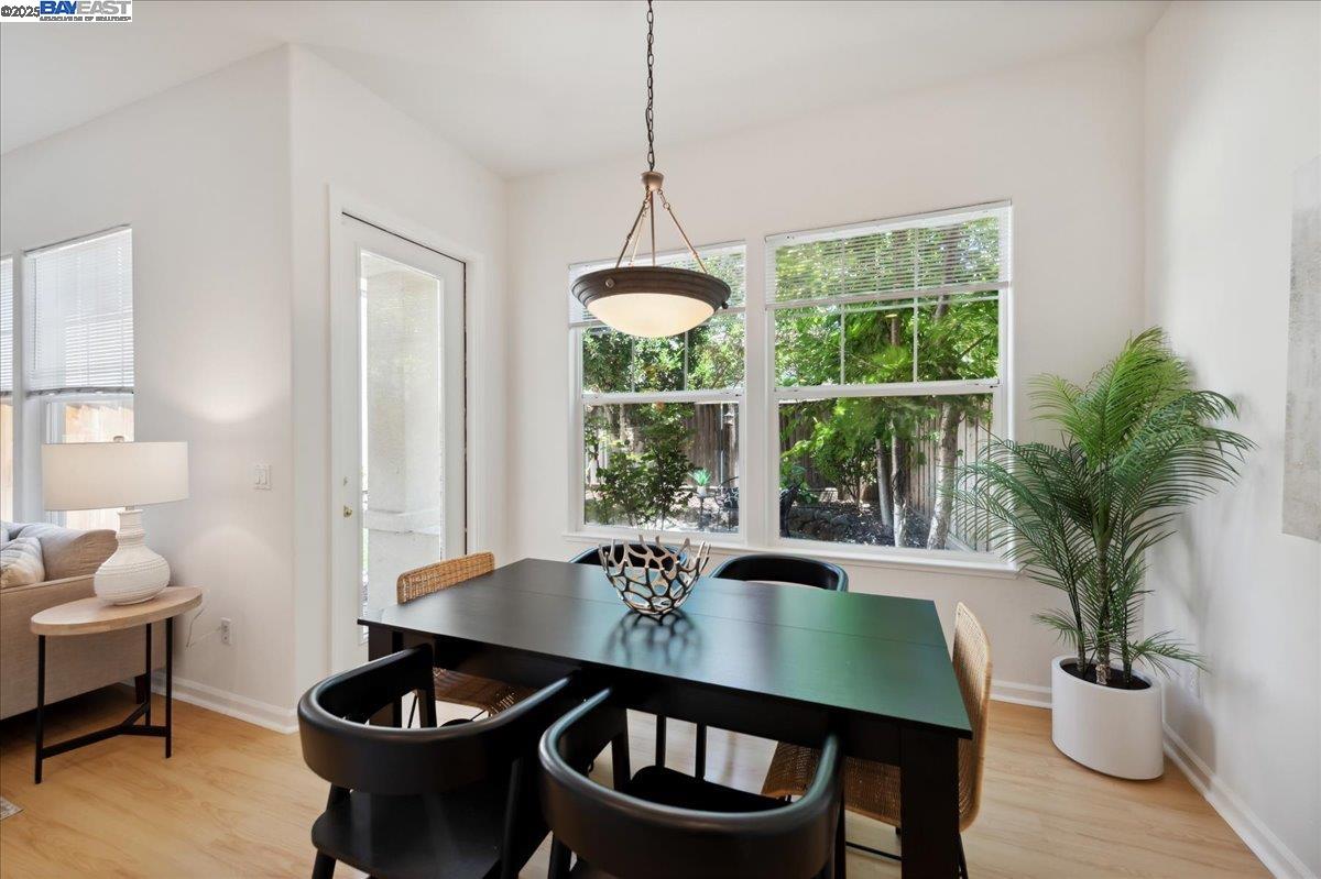 Detail Gallery Image 9 of 42 For 5129 Rappolla Ct, Pleasanton,  CA 94588 - 2 Beds | 2/1 Baths