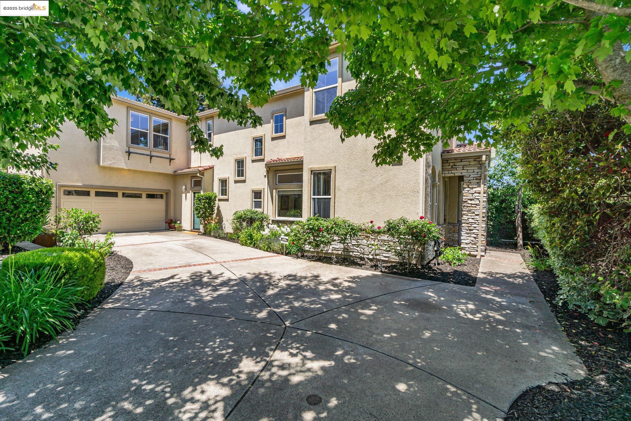Detail Gallery Image 2 of 27 For 548 Gabriel Ct, Walnut Creek,  CA 94597 - 4 Beds | 2/1 Baths