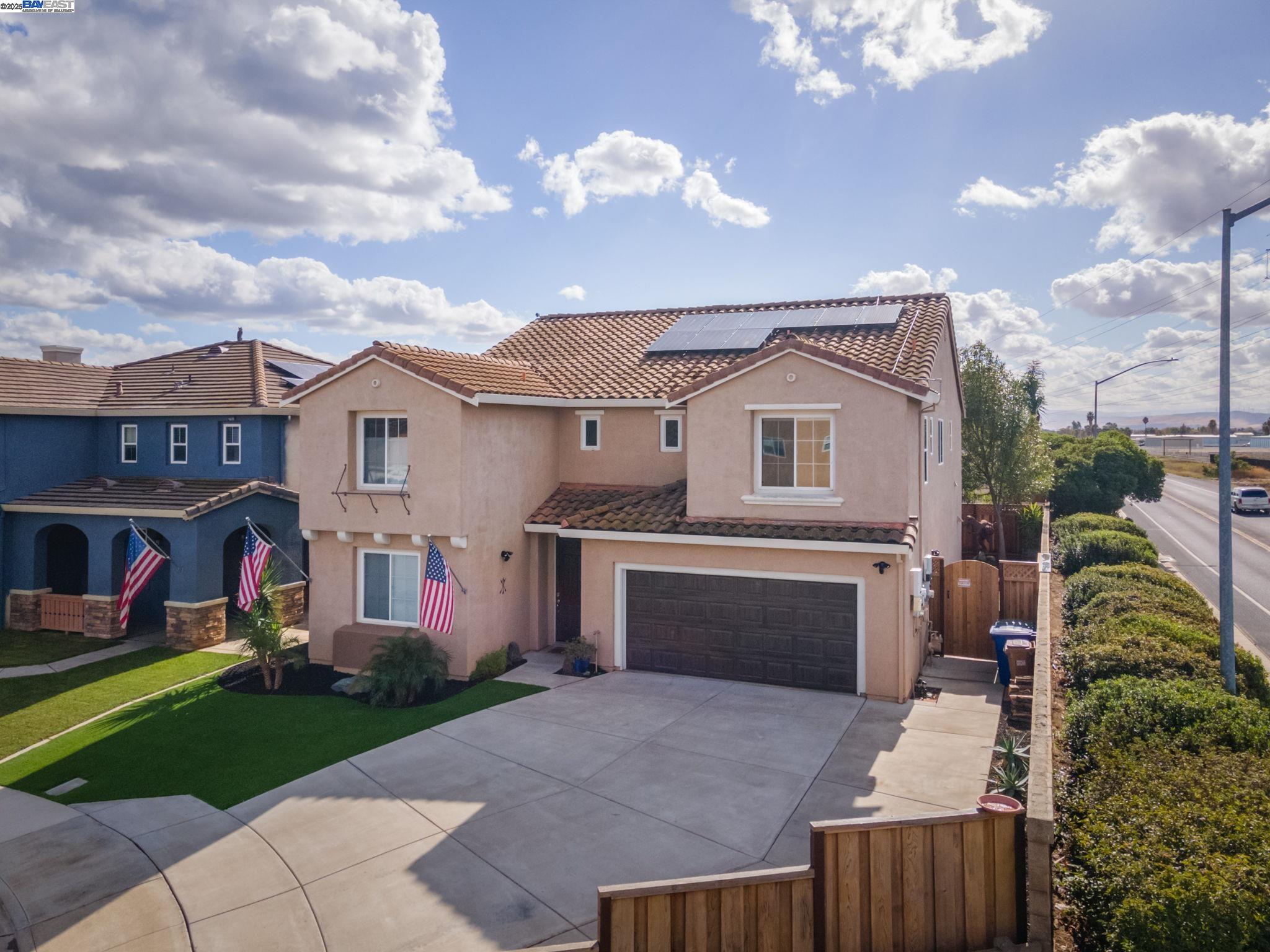 Detail Gallery Image 1 of 1 For 640 Cambridge Ct, Discovery Bay,  CA 94505 - 4 Beds | 3 Baths