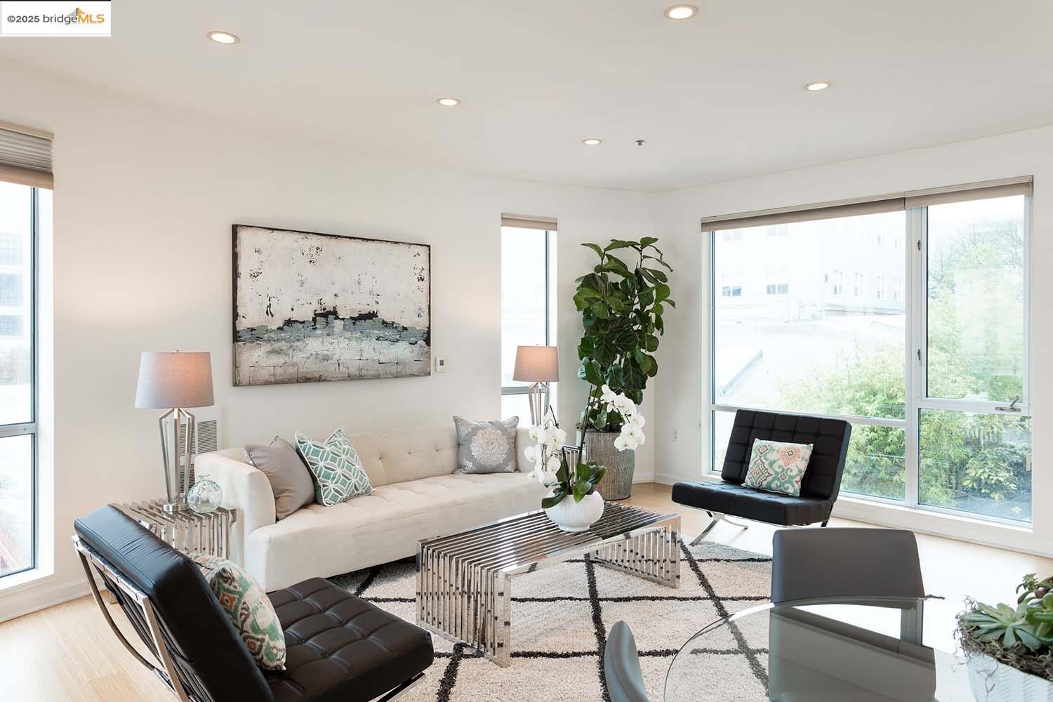 200 2nd Street # 215, Oakland, California 94607, 2 Bedrooms Bedrooms, 5 Rooms Rooms,2 BathroomsBathrooms,Residential Lease,For Rent,200 2nd Street # 215,41100137