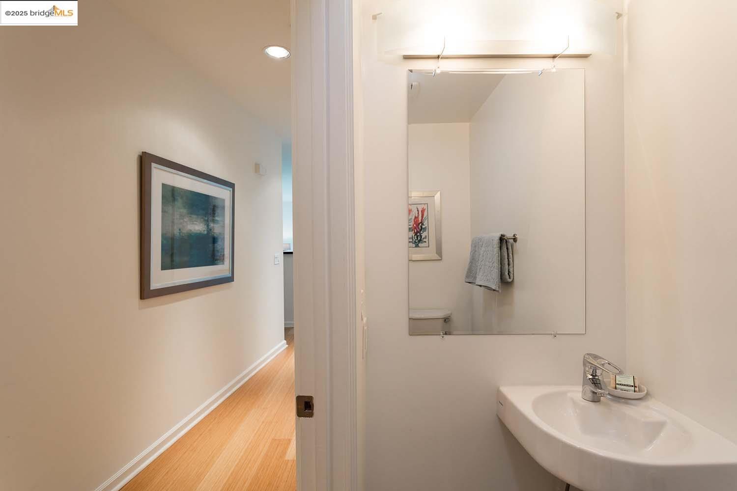 200 2nd Street # 215, Oakland, California 94607, 2 Bedrooms Bedrooms, 5 Rooms Rooms,2 BathroomsBathrooms,Residential Lease,For Rent,200 2nd Street # 215,41100137