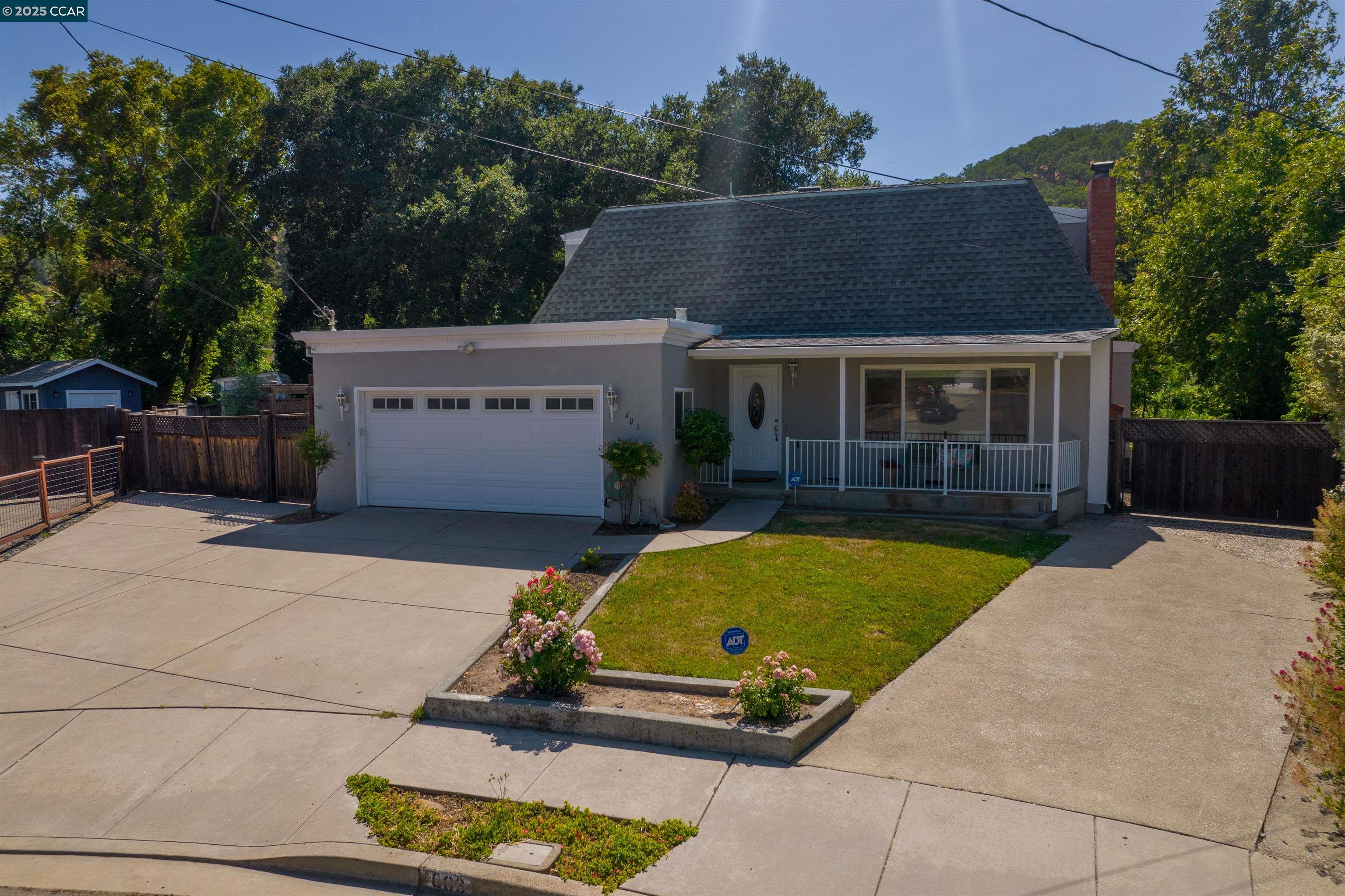 Detail Gallery Image 1 of 1 For 603 Plumas Ct, Martinez,  CA 94553 - 4 Beds | 2 Baths