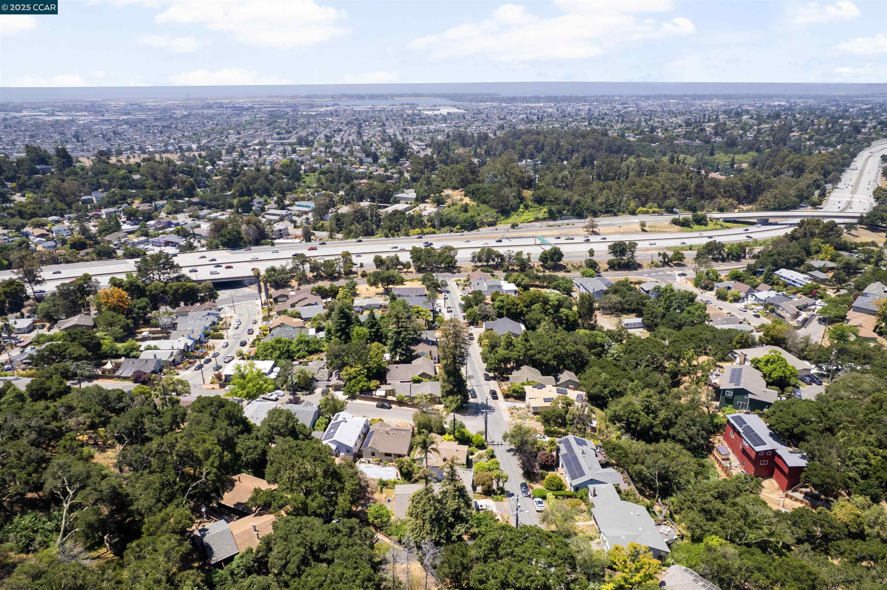 4210 Mountain View Ave, Oakland, California 94605, 2 Bedrooms Bedrooms, 6 Rooms Rooms,1 BathroomBathrooms,Residential,For Sale,4210 Mountain View Ave,41100146