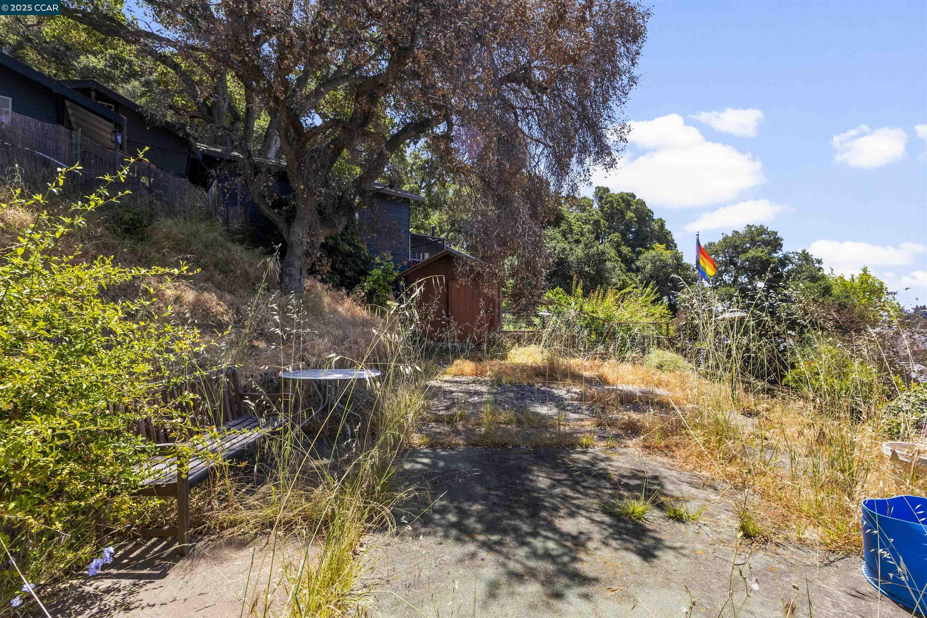 4210 Mountain View Ave, Oakland, California 94605, 2 Bedrooms Bedrooms, 6 Rooms Rooms,1 BathroomBathrooms,Residential,For Sale,4210 Mountain View Ave,41100146