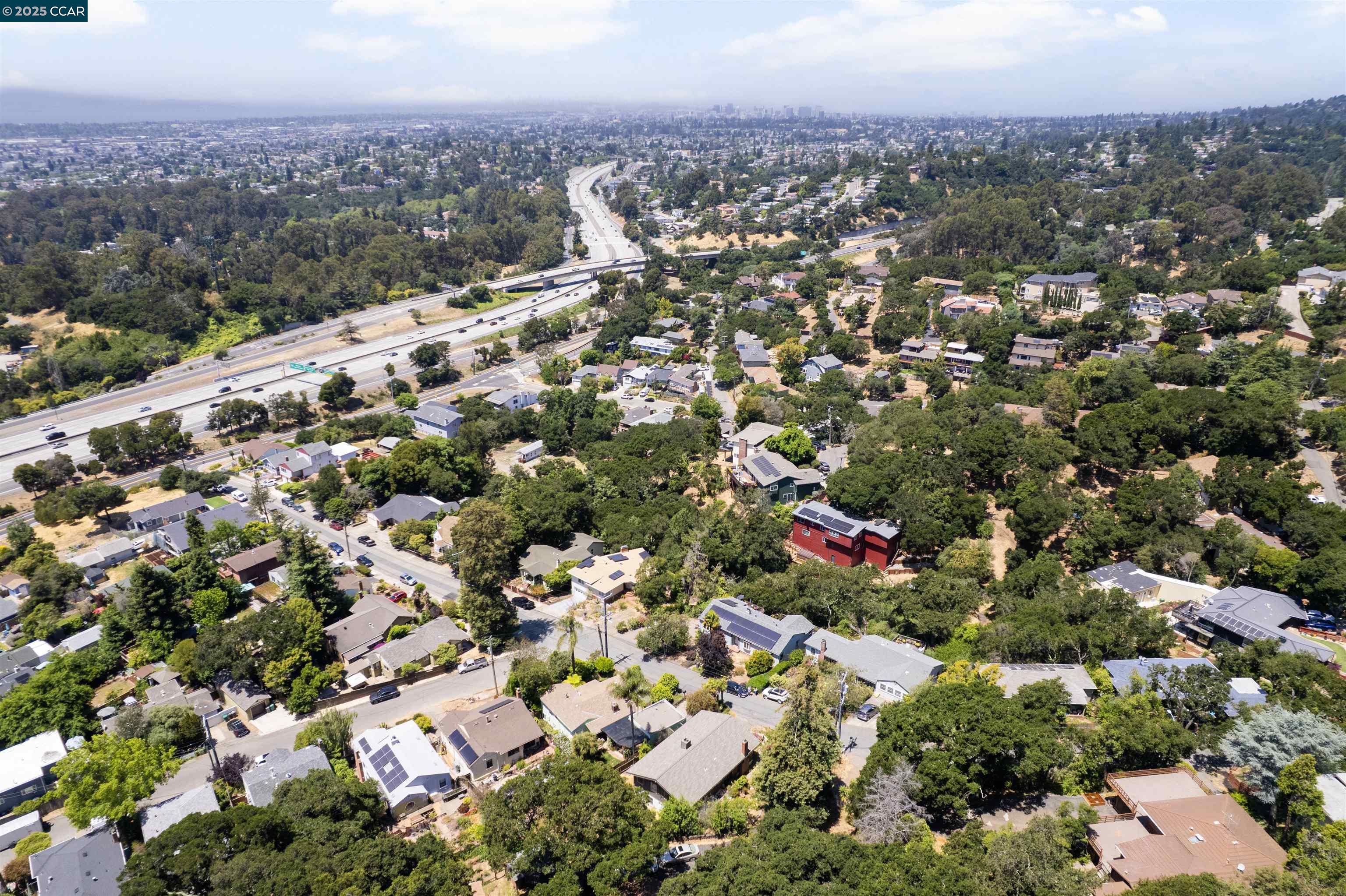 4210 Mountain View Ave, Oakland, California 94605, 2 Bedrooms Bedrooms, 6 Rooms Rooms,1 BathroomBathrooms,Residential,For Sale,4210 Mountain View Ave,41100146