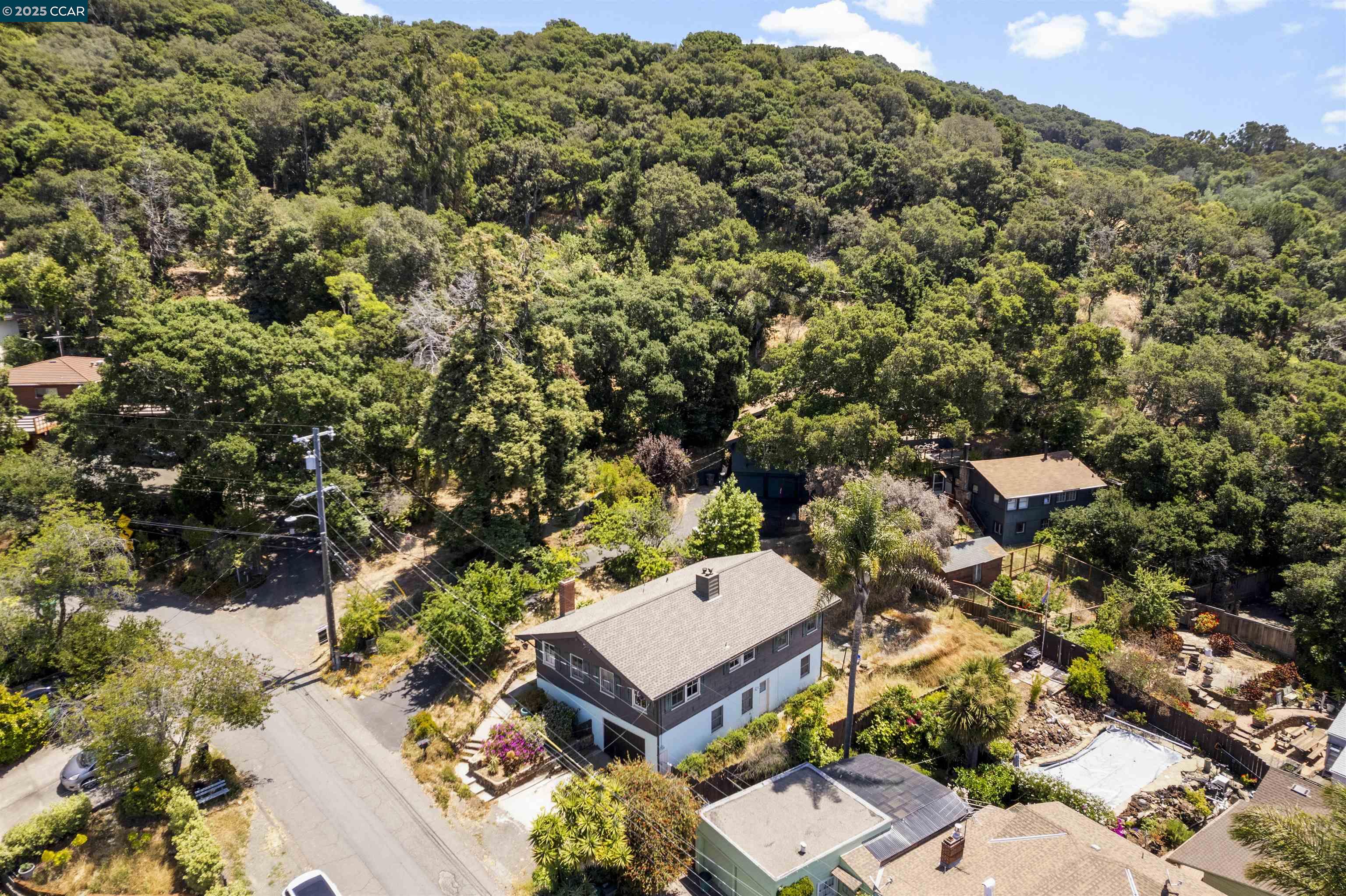 4210 Mountain View Ave, Oakland, California 94605, 2 Bedrooms Bedrooms, 6 Rooms Rooms,1 BathroomBathrooms,Residential,For Sale,4210 Mountain View Ave,41100146
