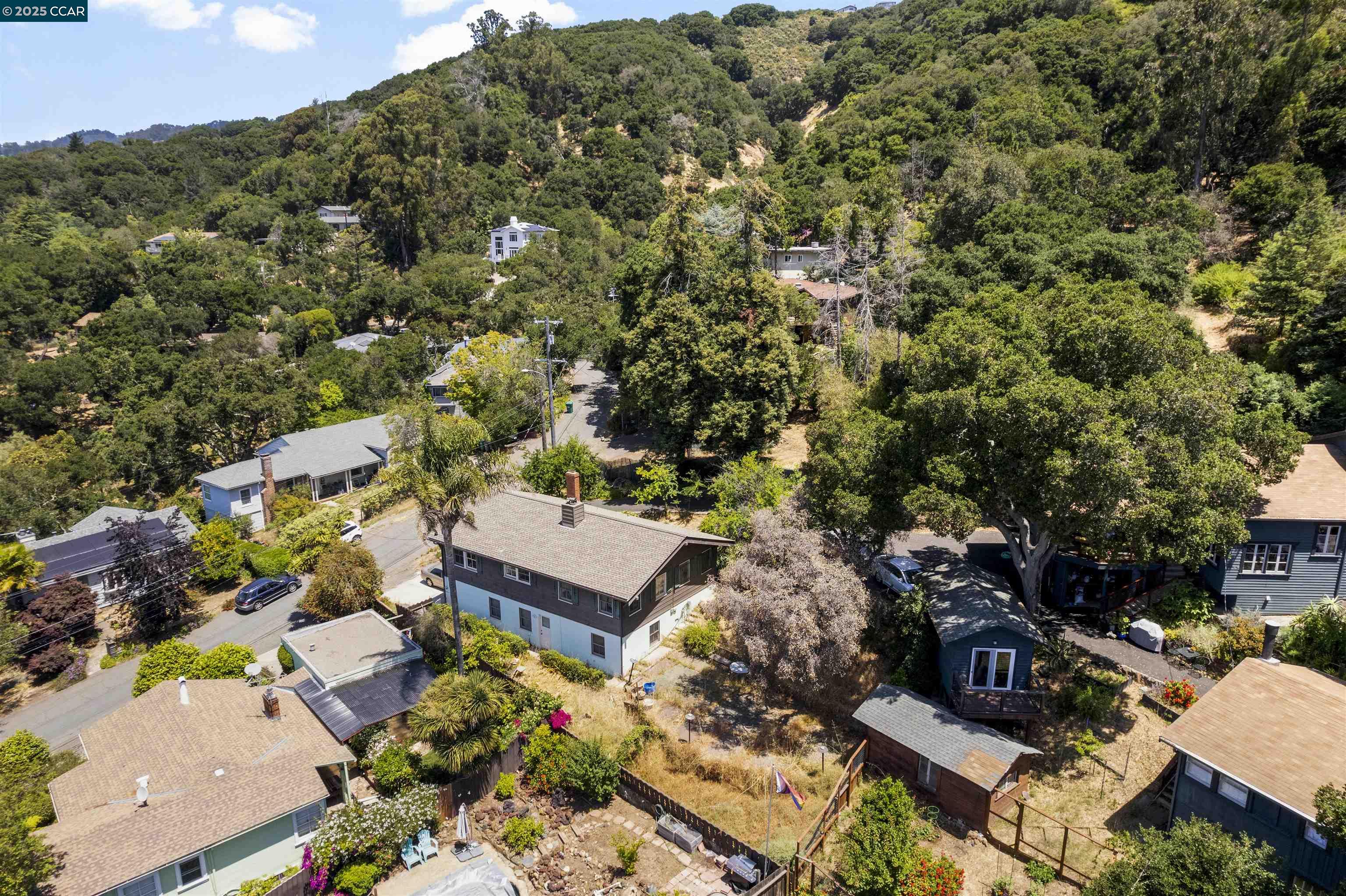 4210 Mountain View Ave, Oakland, California 94605, 2 Bedrooms Bedrooms, 6 Rooms Rooms,1 BathroomBathrooms,Residential,For Sale,4210 Mountain View Ave,41100146
