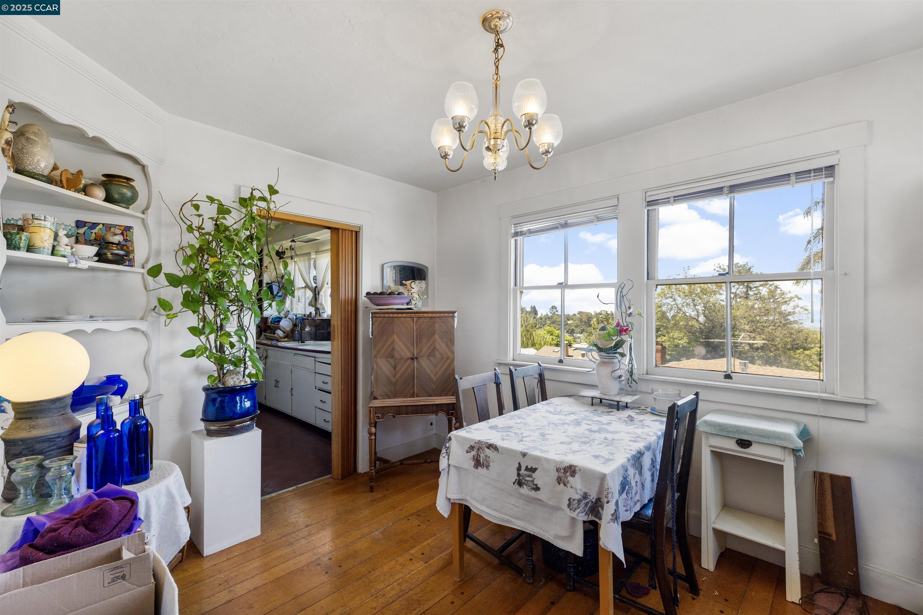 4210 Mountain View Ave, Oakland, California 94605, 2 Bedrooms Bedrooms, 6 Rooms Rooms,1 BathroomBathrooms,Residential,For Sale,4210 Mountain View Ave,41100146