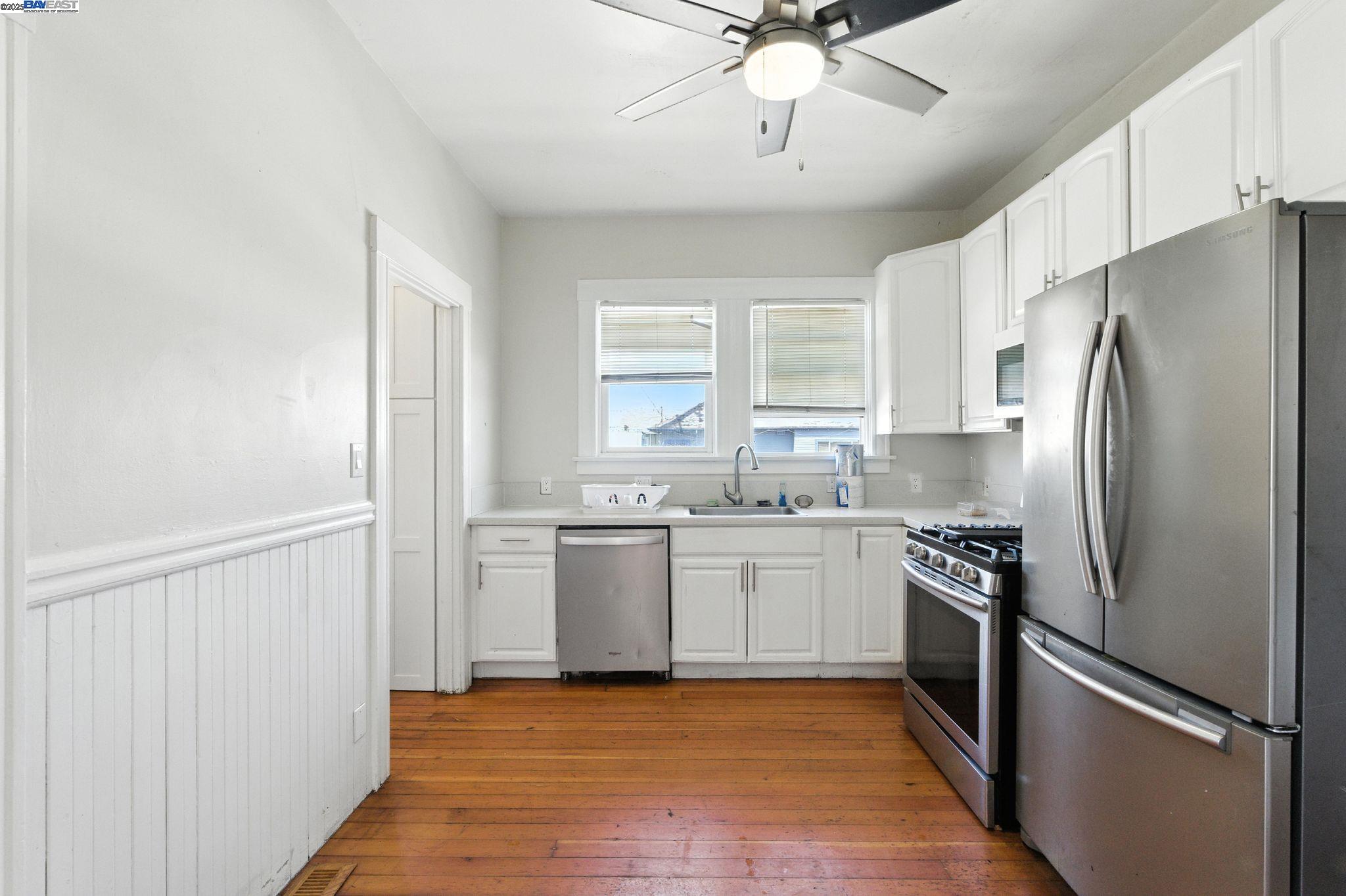 Detail Gallery Image 16 of 35 For 1829 Everett St, Alameda,  CA 94501 - 2 Beds | 1/1 Baths
