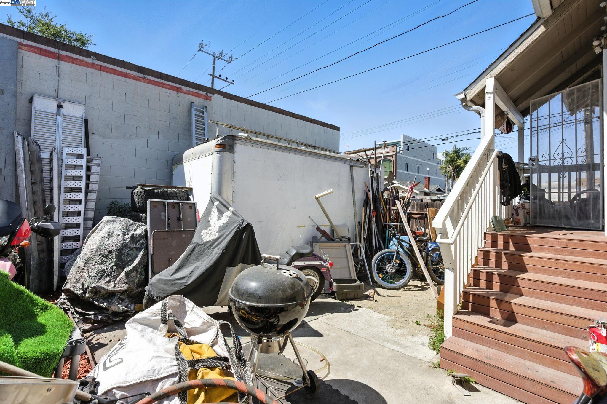 Detail Gallery Image 26 of 35 For 1829 Everett St, Alameda,  CA 94501 - 2 Beds | 1/1 Baths