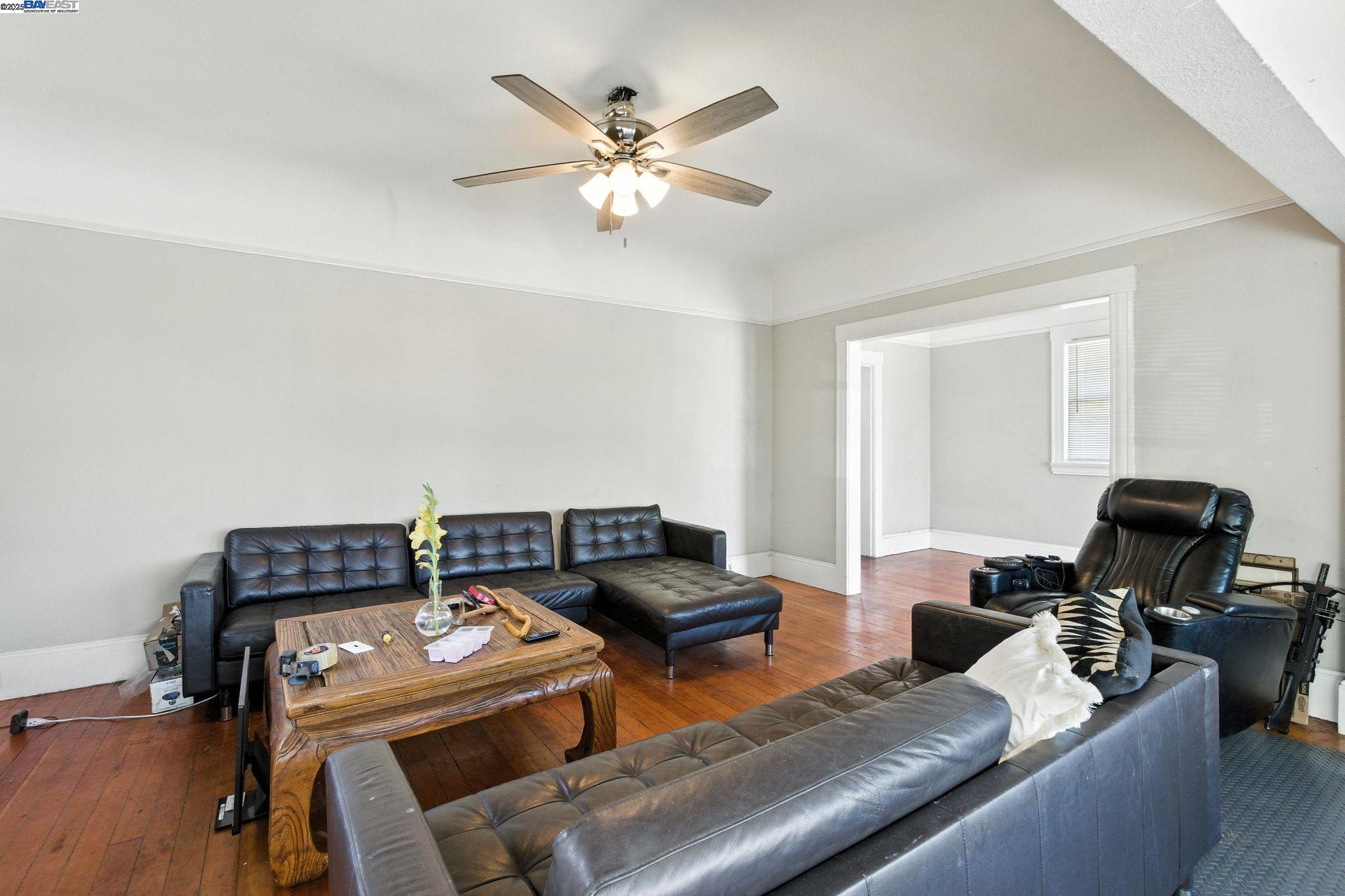 Detail Gallery Image 9 of 35 For 1829 Everett St, Alameda,  CA 94501 - 2 Beds | 1/1 Baths