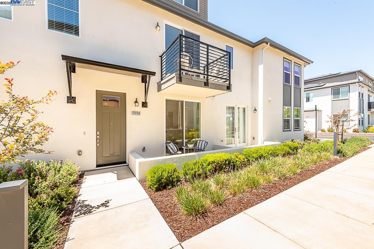 Detail Gallery Image 1 of 1 For 29709 Hansen St, Hayward,  CA 94544 - 4 Beds | 3/1 Baths