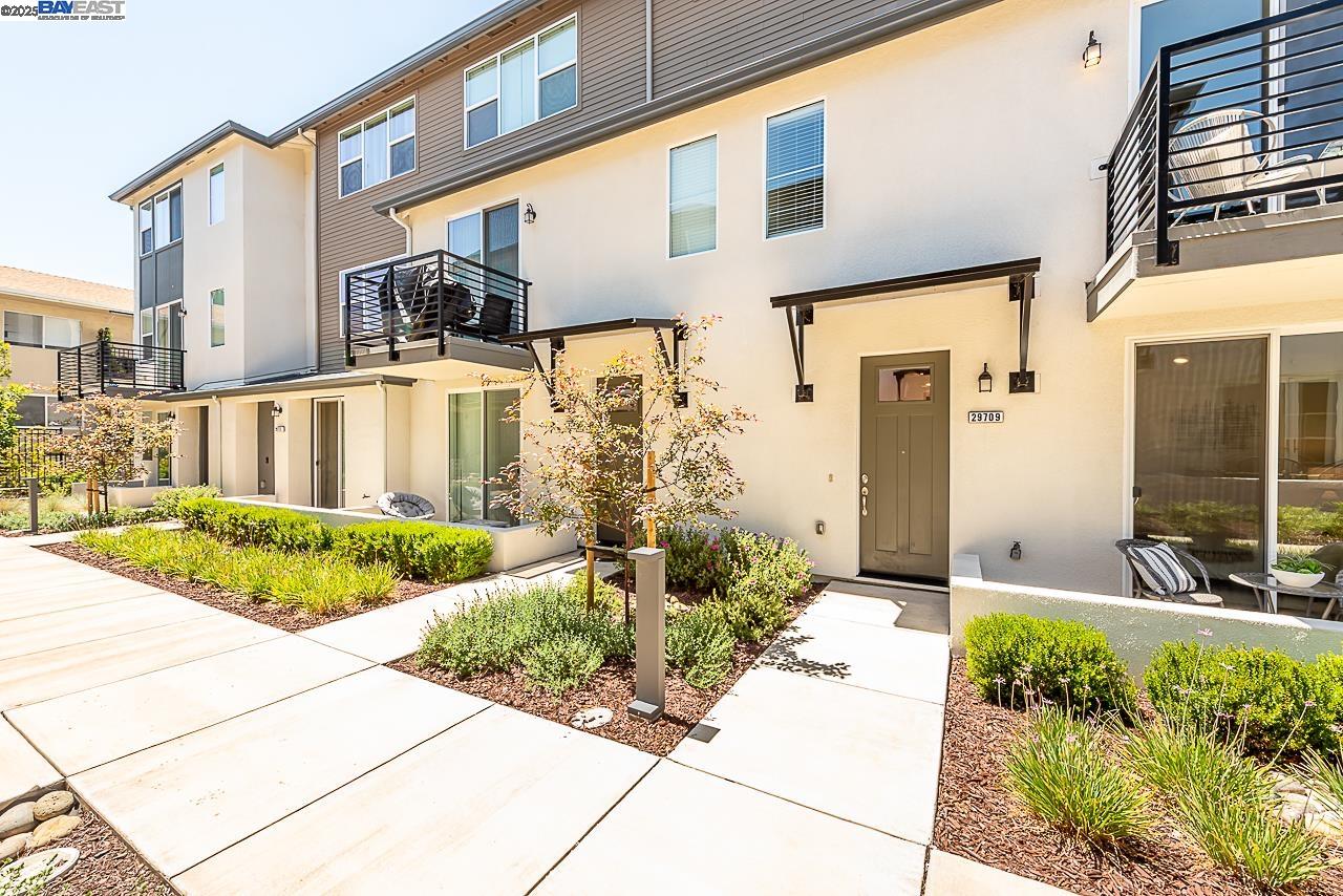 29709 Hansen St, Hayward, California 94544, 4 Bedrooms Bedrooms, 10 Rooms Rooms,3 BathroomsBathrooms,Residential,For Sale,29709 Hansen St,41100150