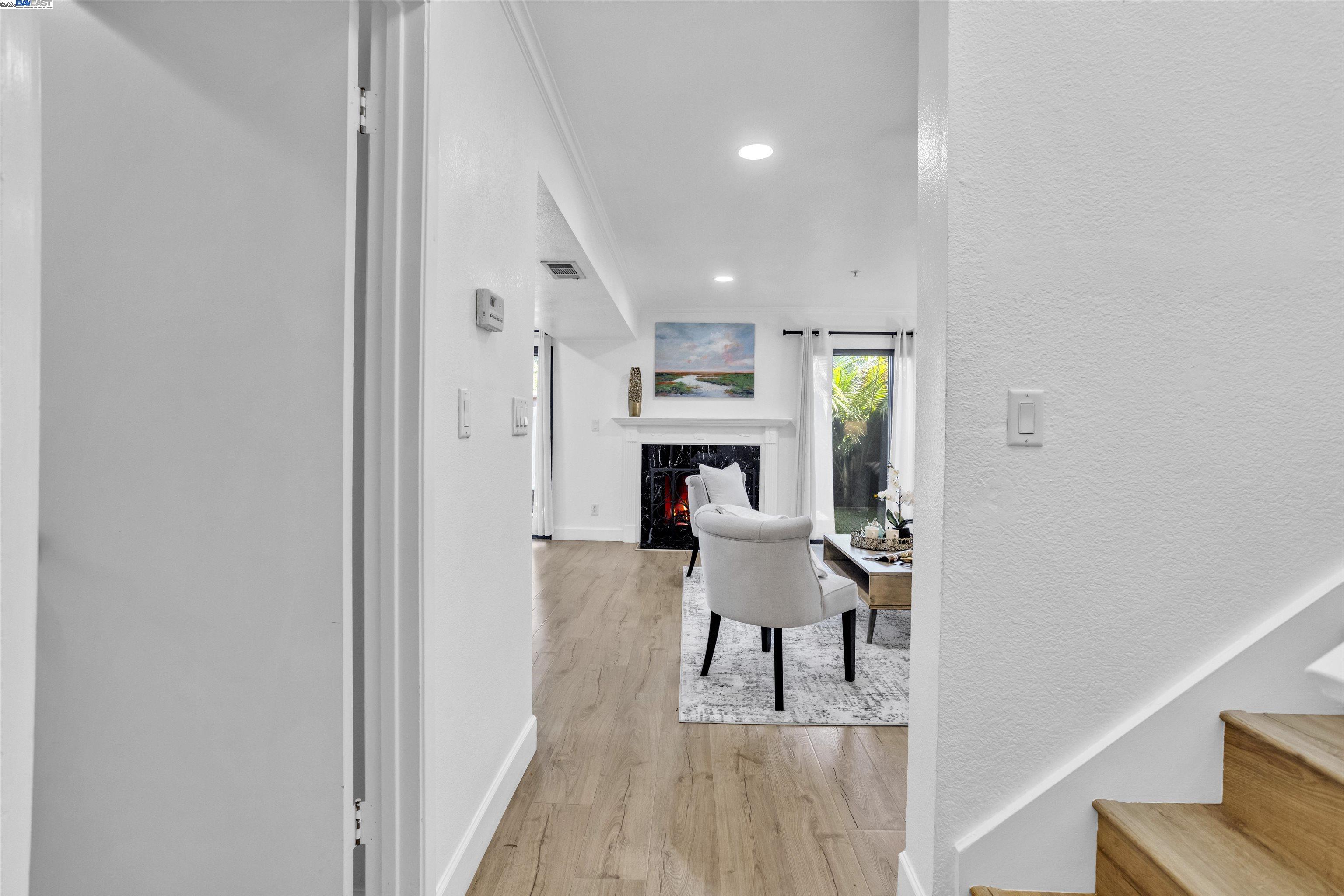20340 Forest Ave # 4, Castro Valley, California 94546, 3 Bedrooms Bedrooms, 5 Rooms Rooms,2 BathroomsBathrooms,Residential,For Sale,20340 Forest Ave # 4,41100151