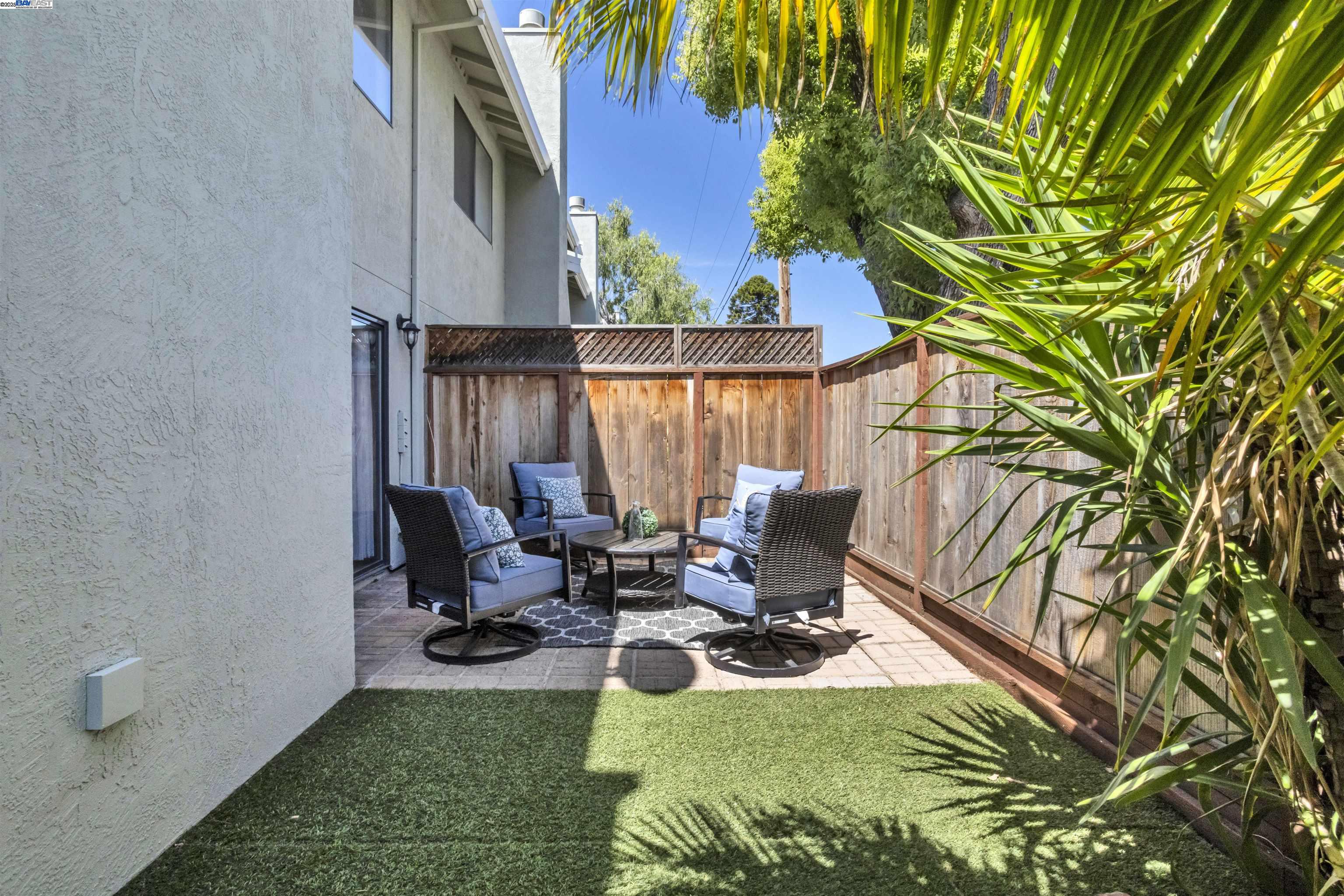 20340 Forest Ave # 4, Castro Valley, California 94546, 3 Bedrooms Bedrooms, 5 Rooms Rooms,2 BathroomsBathrooms,Residential,For Sale,20340 Forest Ave # 4,41100151