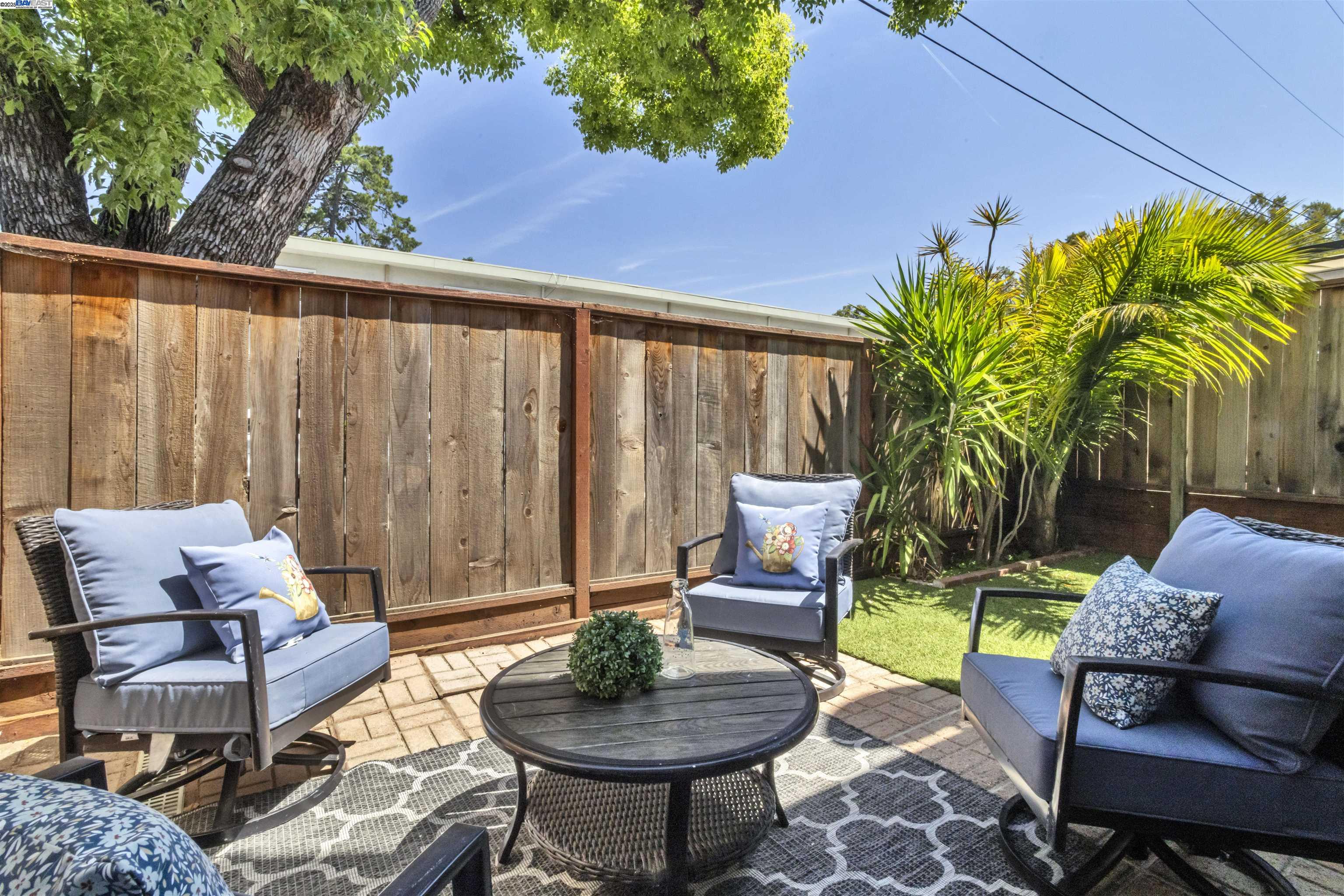 20340 Forest Ave # 4, Castro Valley, California 94546, 3 Bedrooms Bedrooms, 5 Rooms Rooms,2 BathroomsBathrooms,Residential,For Sale,20340 Forest Ave # 4,41100151