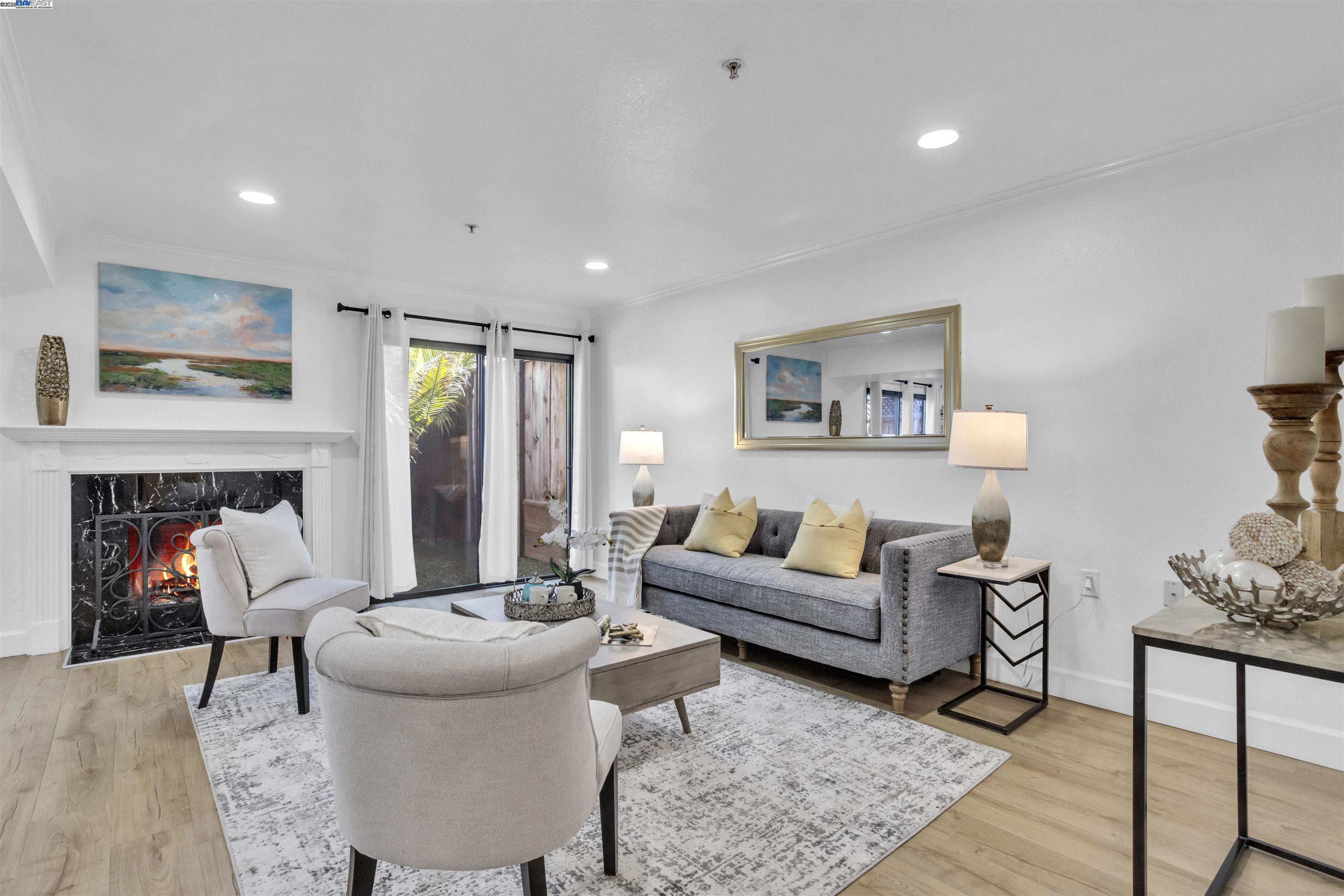 20340 Forest Ave # 4, Castro Valley, California 94546, 3 Bedrooms Bedrooms, 5 Rooms Rooms,2 BathroomsBathrooms,Residential,For Sale,20340 Forest Ave # 4,41100151